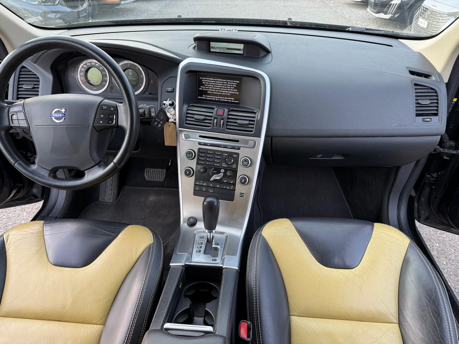 VOLVO XC60 2.4 D5 Summum AWD-image-9
