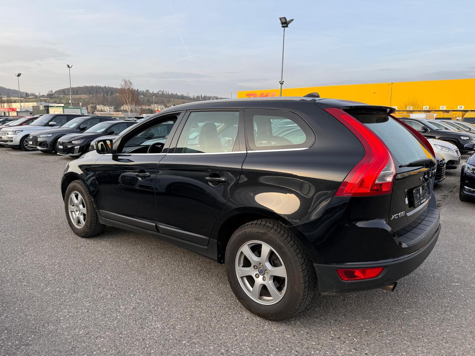 VOLVO XC60 2.4 D5 Summum AWD-image-6