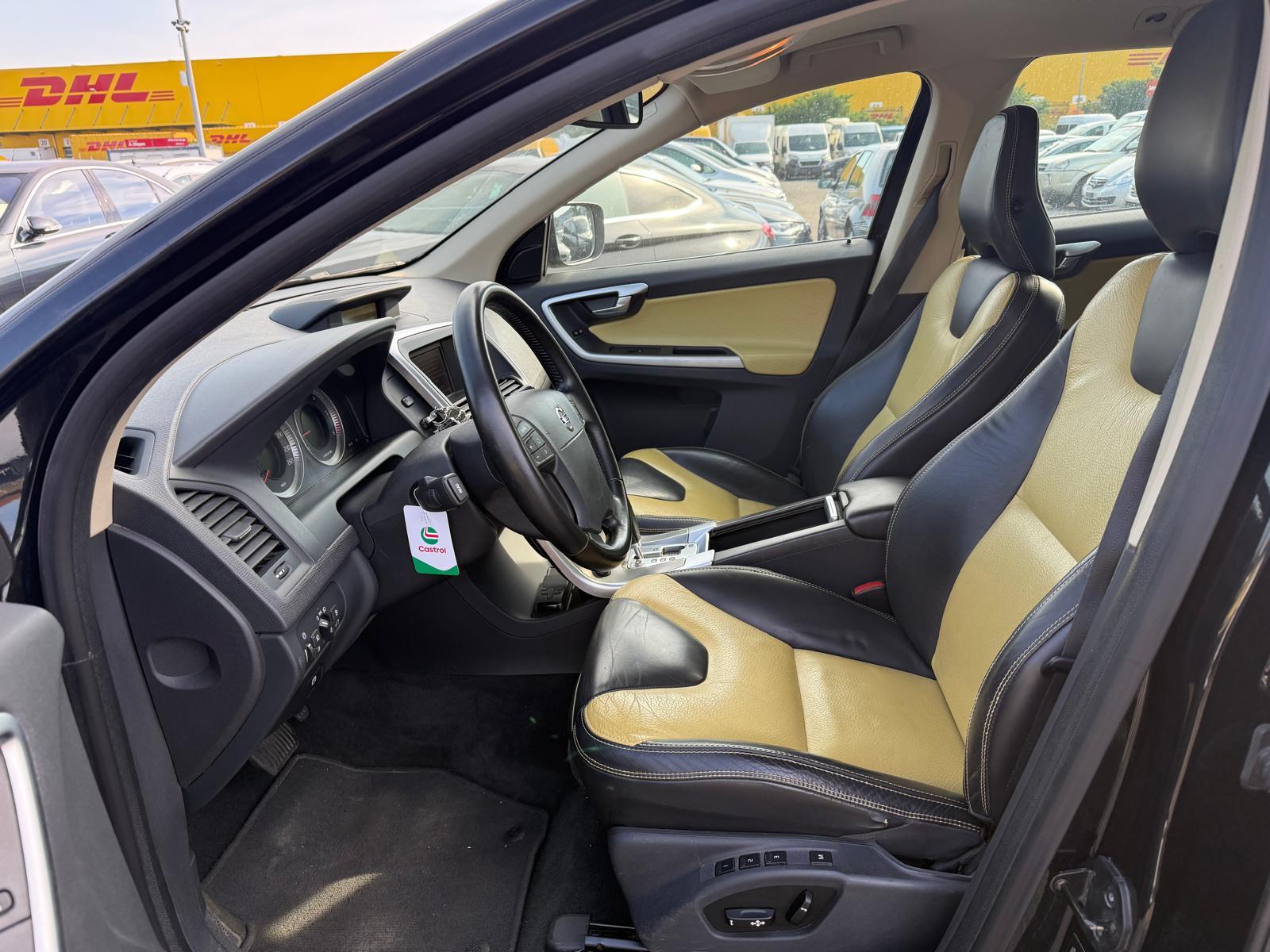 VOLVO XC60 2.4 D5 Summum AWD-image-8