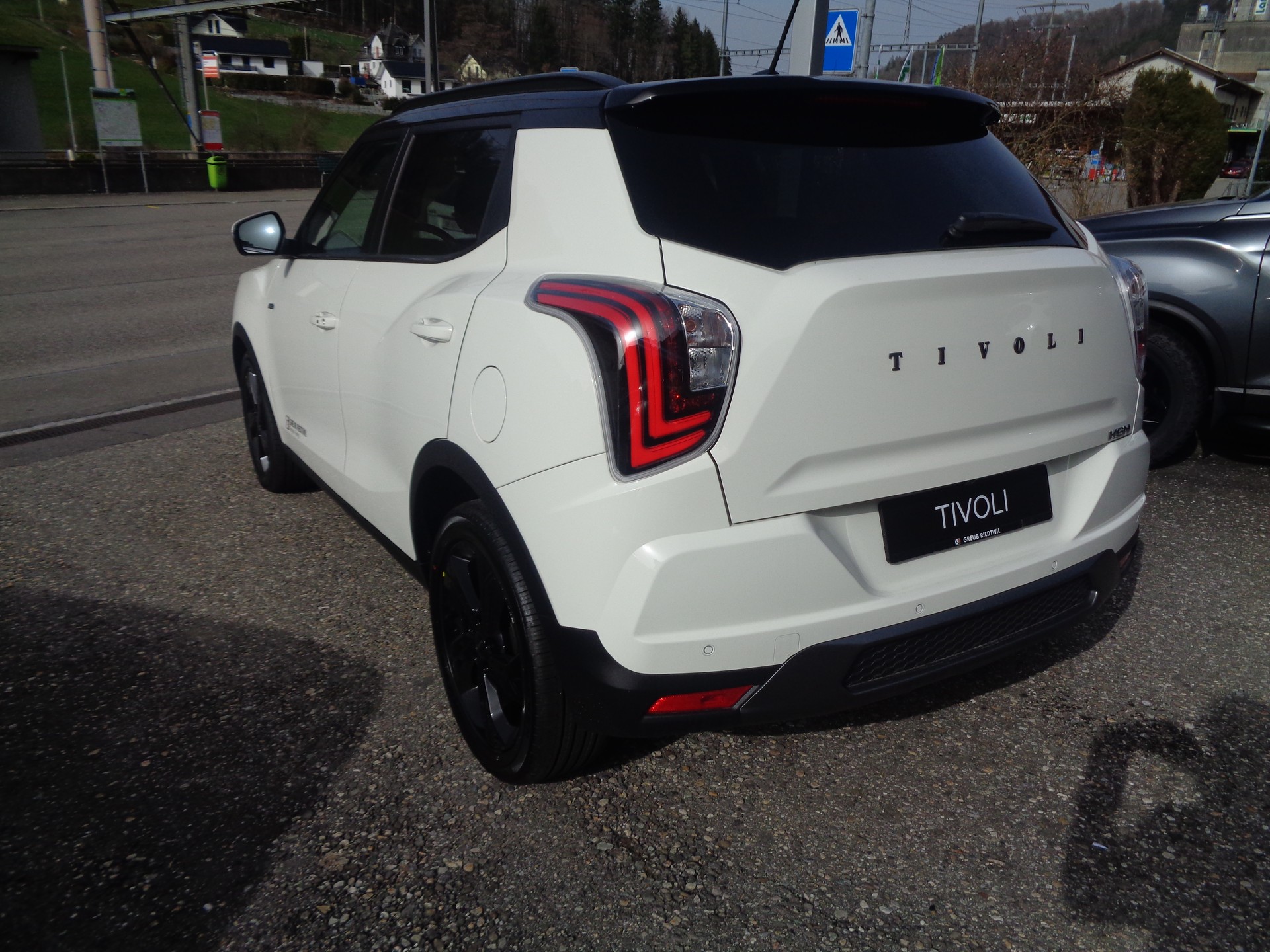 KGM-SsangYong Tivoli 1.5 T GDI Platinum 4WD Automat-showroom-element-3