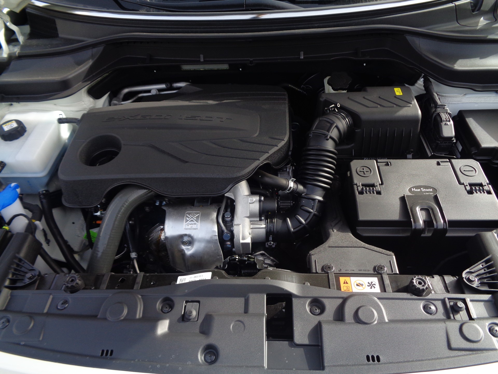 KGM-SsangYong Tivoli 1.5 T GDI Platinum 4WD Automat-image-11
