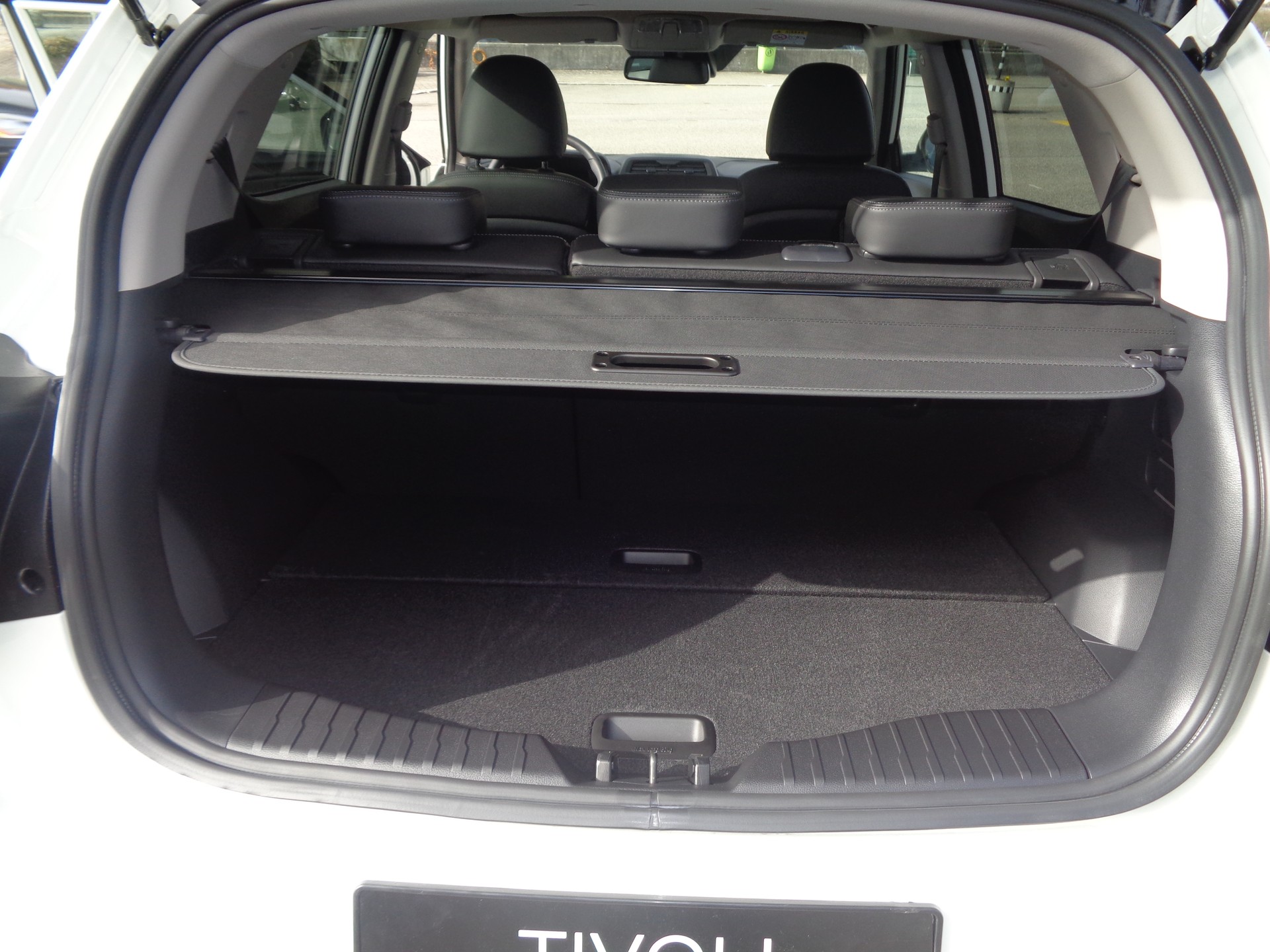 KGM-SsangYong Tivoli 1.5 T GDI Platinum 4WD Automat-image-10