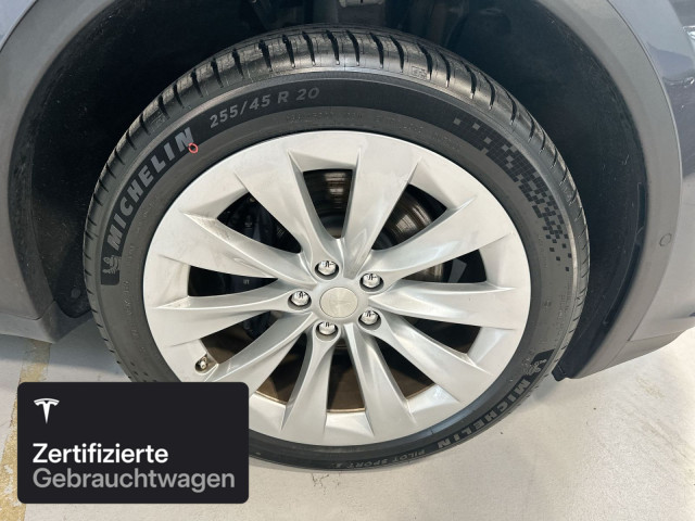 TESLA Model X Long Range AWD-image-16