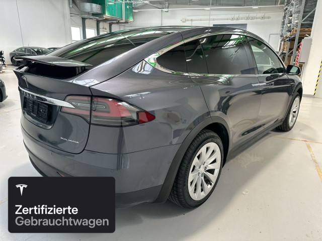 TESLA Model X Long Range AWD-image-14