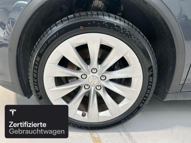 TESLA Model X Long Range AWD-image-10
