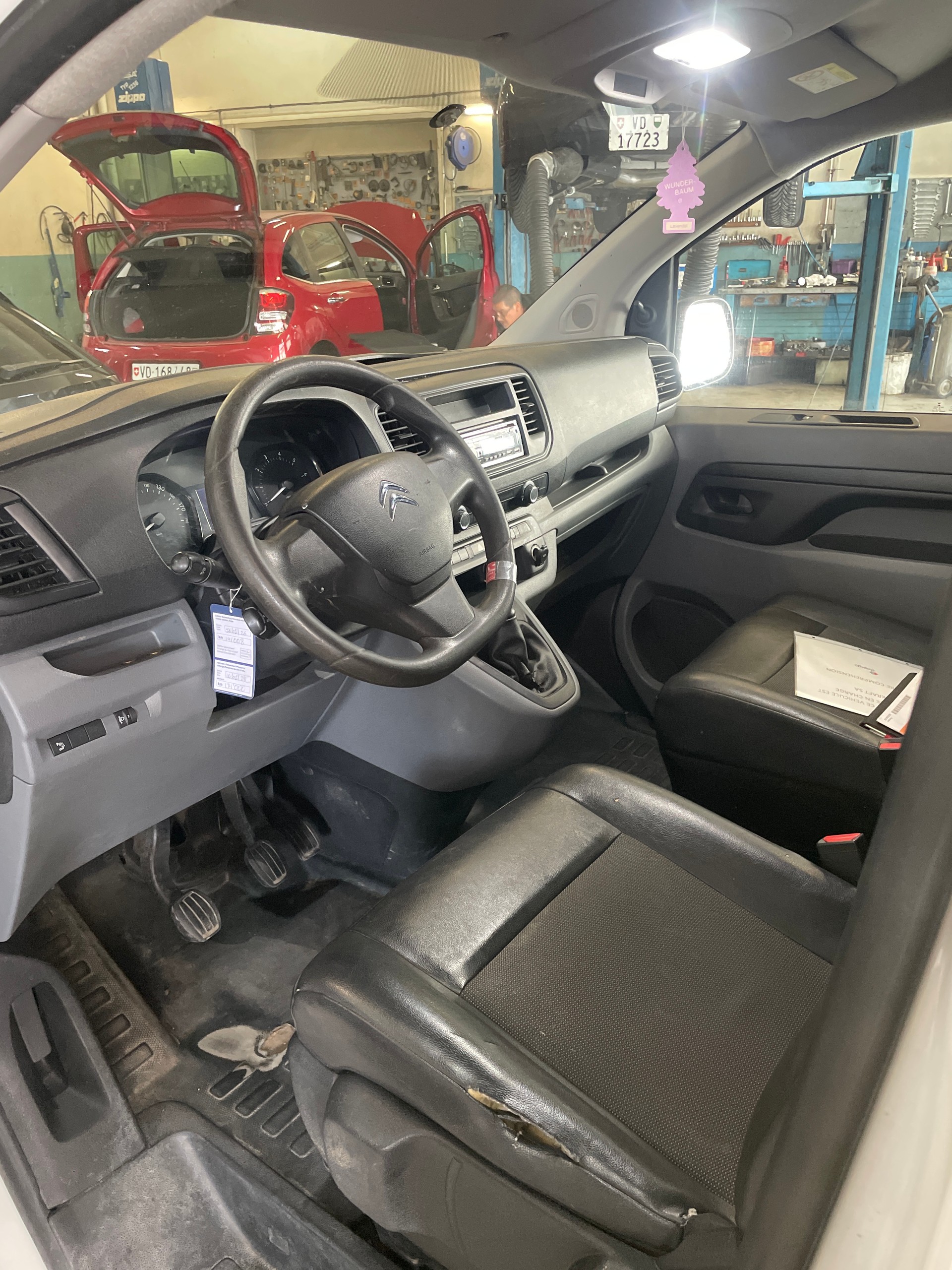 CITROEN Jumpy 1.6 BlueHDi 95 M Komfort-image-1