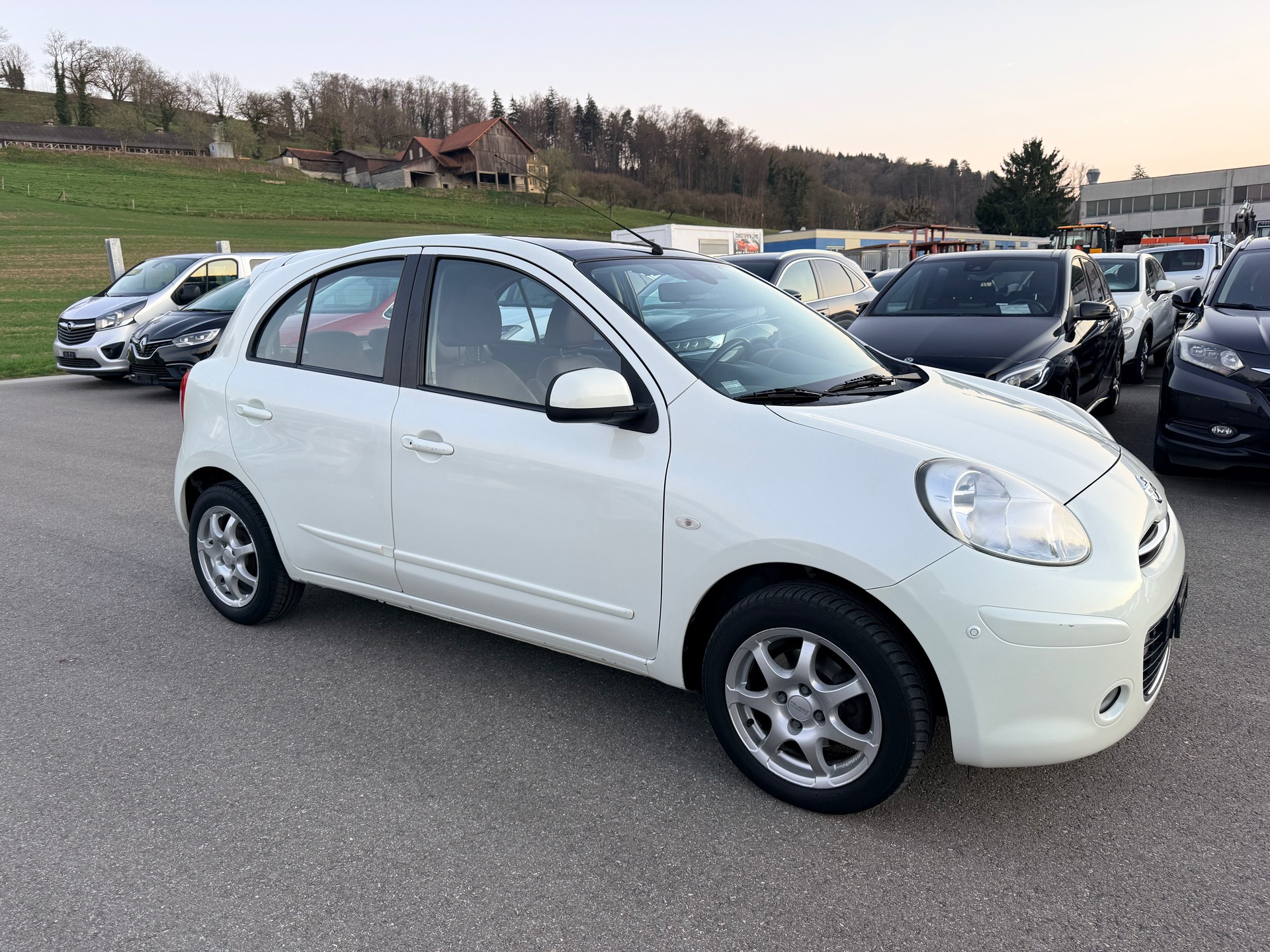 NISSAN Micra 1.2 DIG-S Salt&Pepper CVT-showroom-element-1