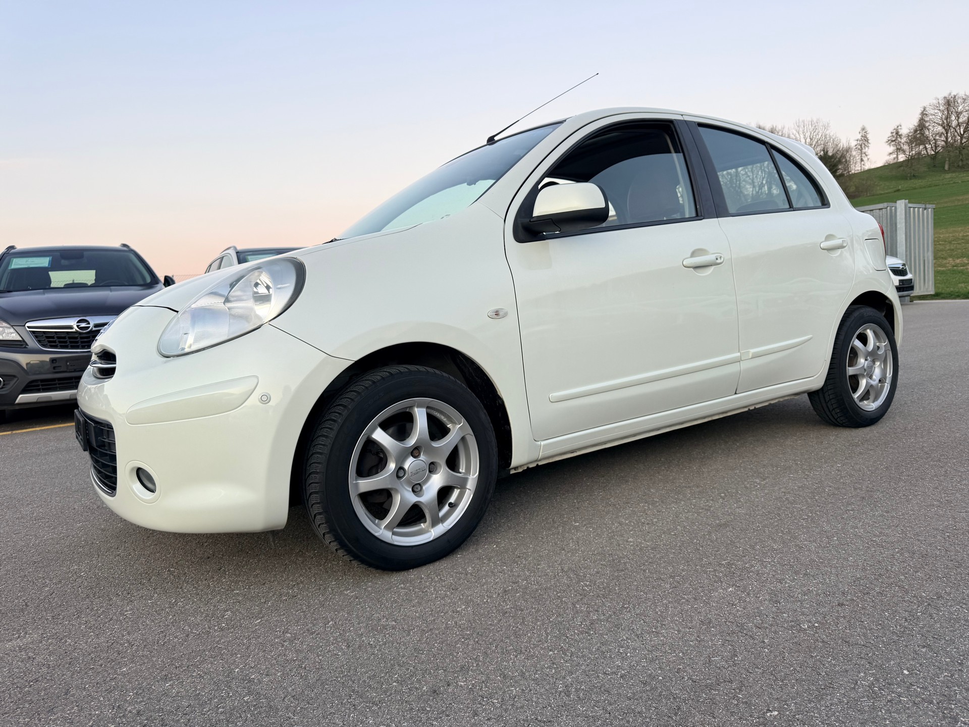NISSAN Micra 1.2 DIG-S Salt&Pepper CVT-image-6
