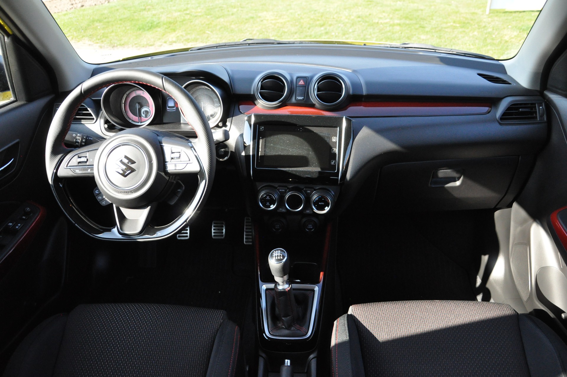 SUZUKI Swift Sport 1.4i 16V Compact Top Hybrid-image-8