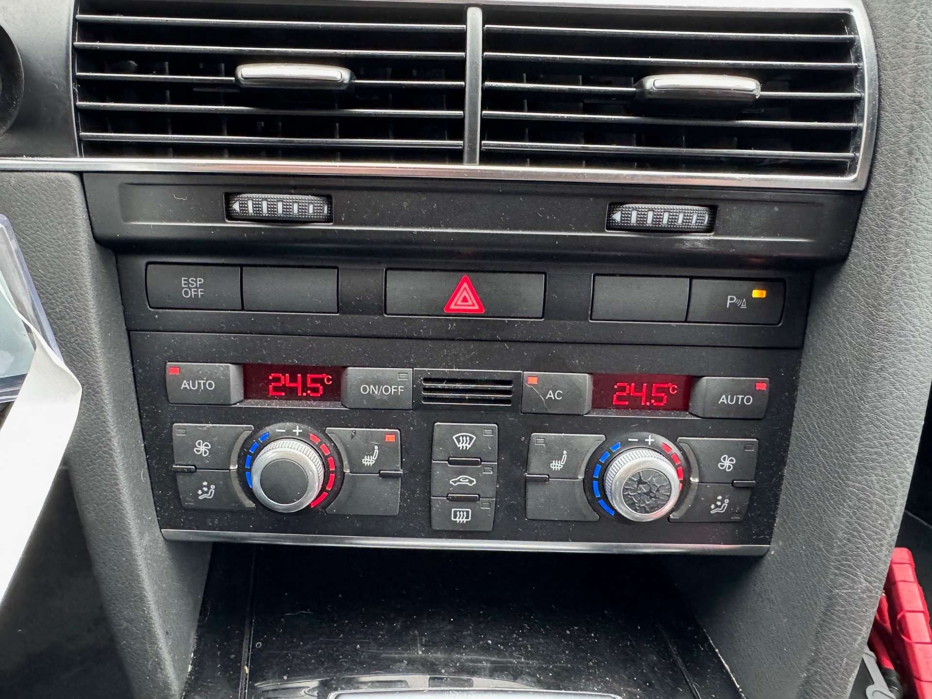 AUDI A6 Avant 3.0 V6 TDI quattro tiptronic-image-13