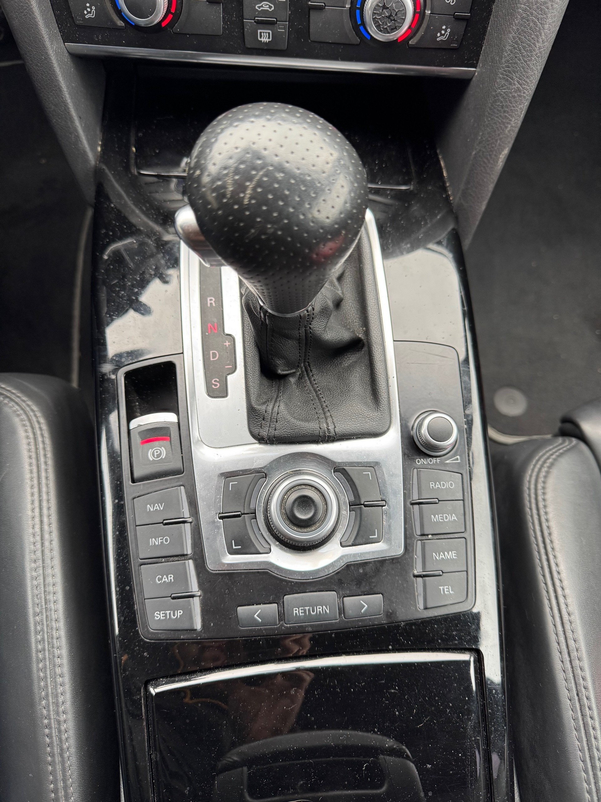 AUDI A6 Avant 3.0 V6 TDI quattro tiptronic-image-14