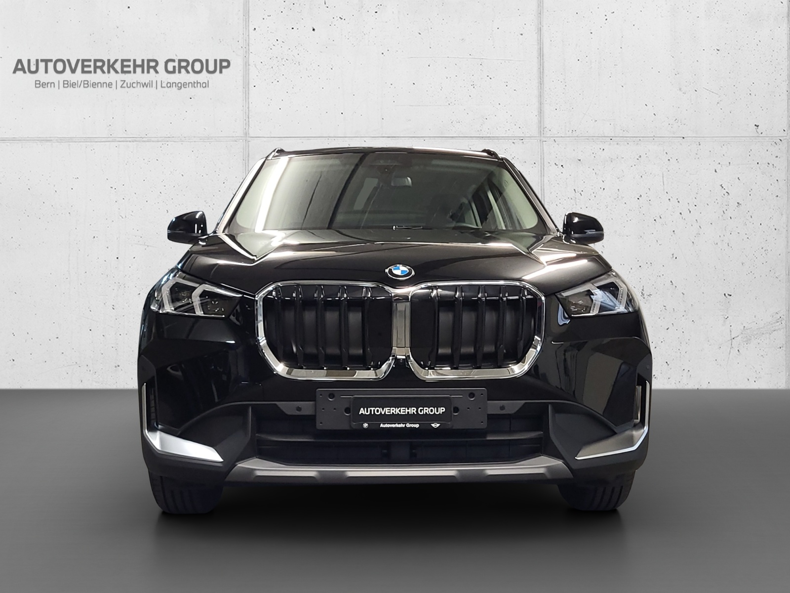BMW X1 sDrive 18i-showroom-element-1