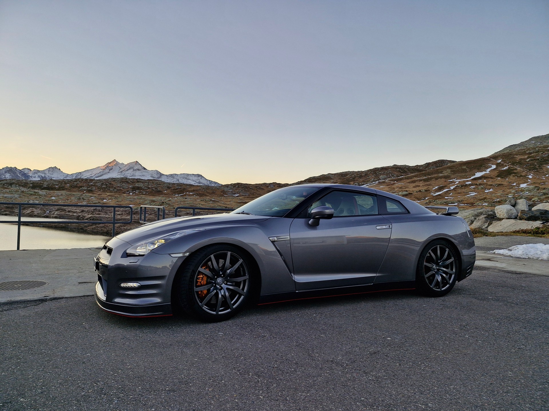 NISSAN GT-R 3.8 V6 Biturbo Black Edition-image-2
