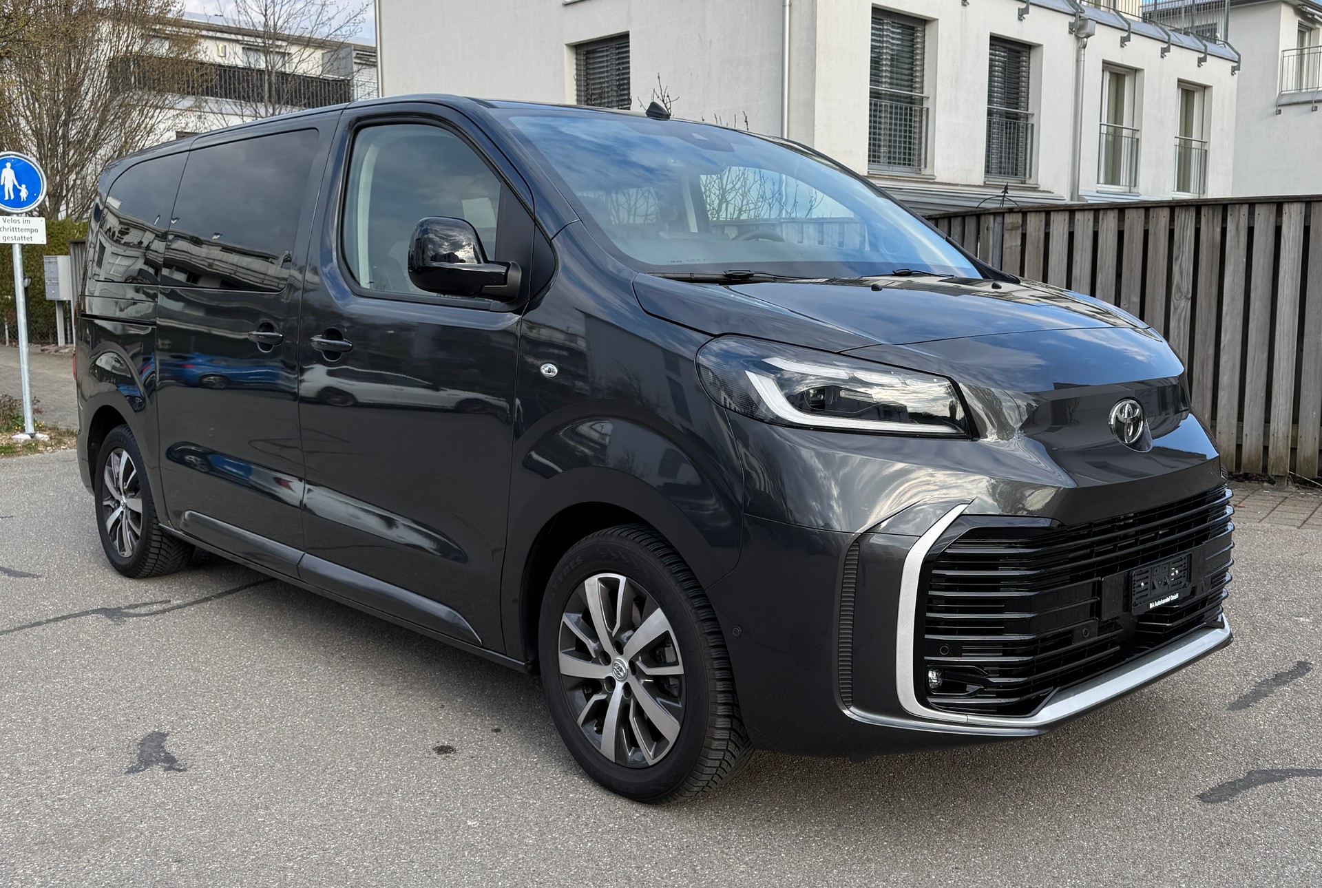 TOYOTA PROACE VERSO 2.0 D-4D TEAM D L1*EL. SCHIEBETÜRE*8 PLÄTZE*-image-0