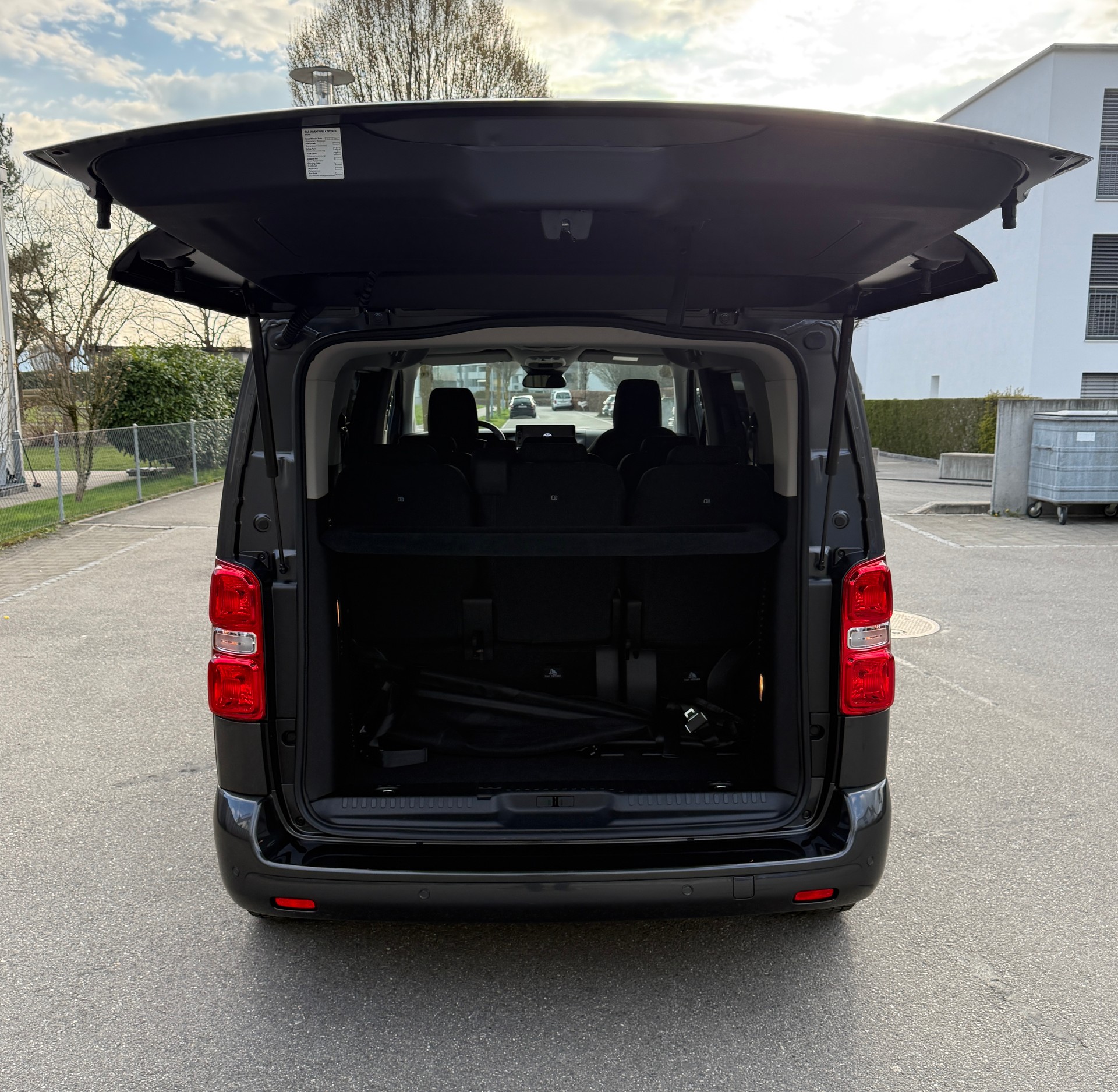 TOYOTA PROACE VERSO 2.0 D-4D TEAM D L1*EL. SCHIEBETÜRE*8 PLÄTZE*-image-5