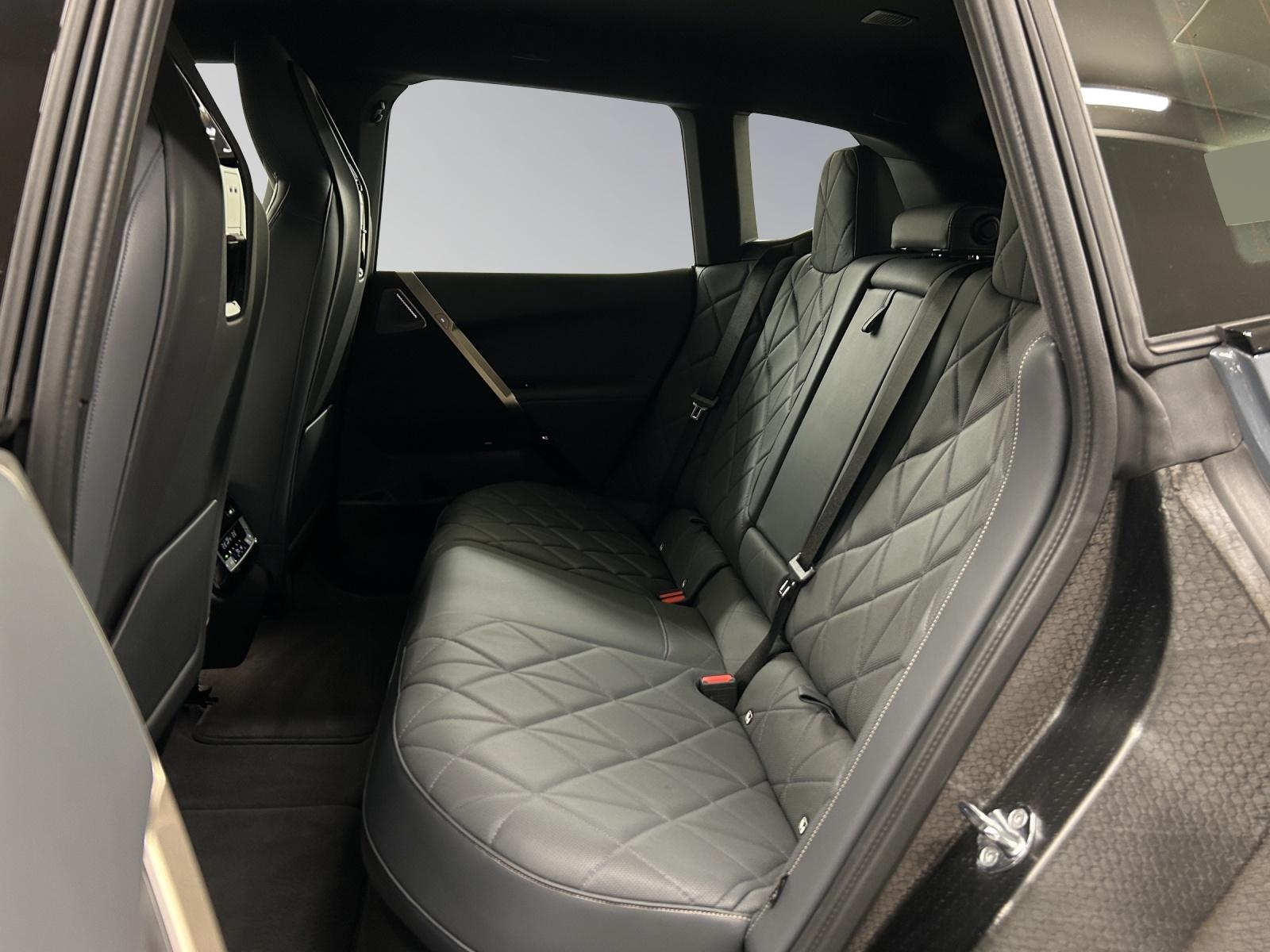 BMW iX xDrive50-image-13