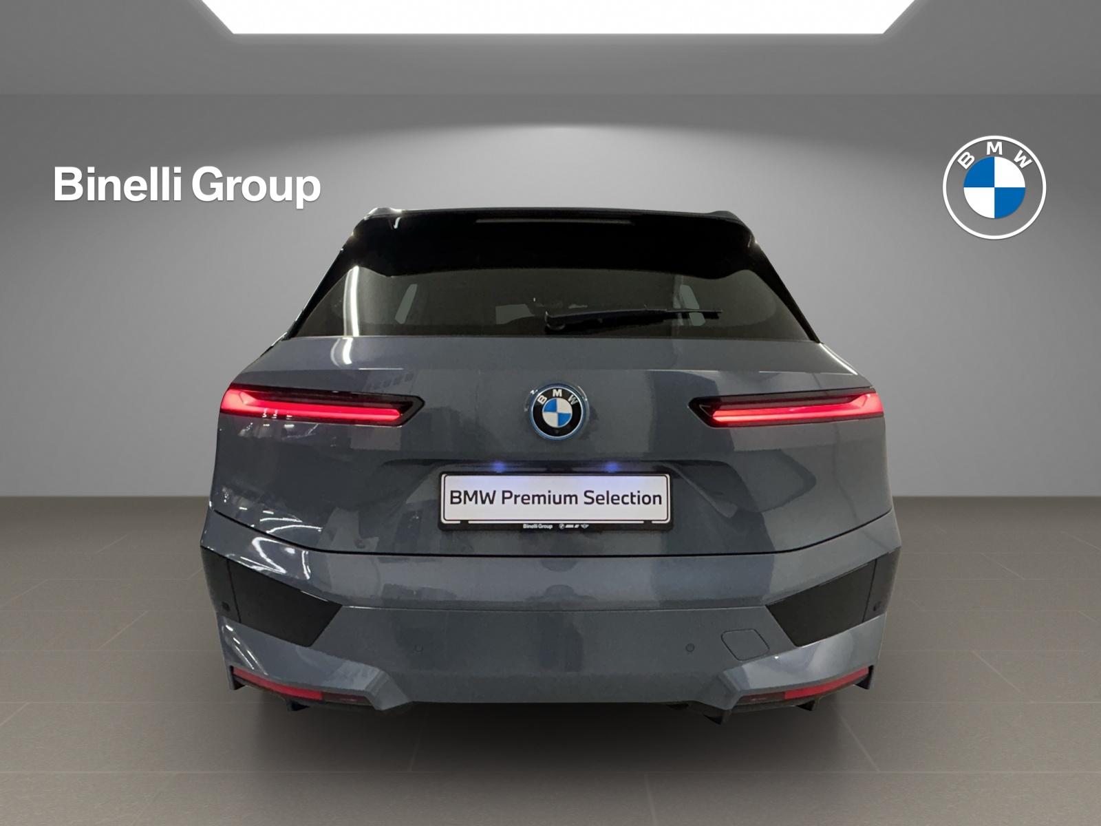 BMW iX xDrive50-image-3