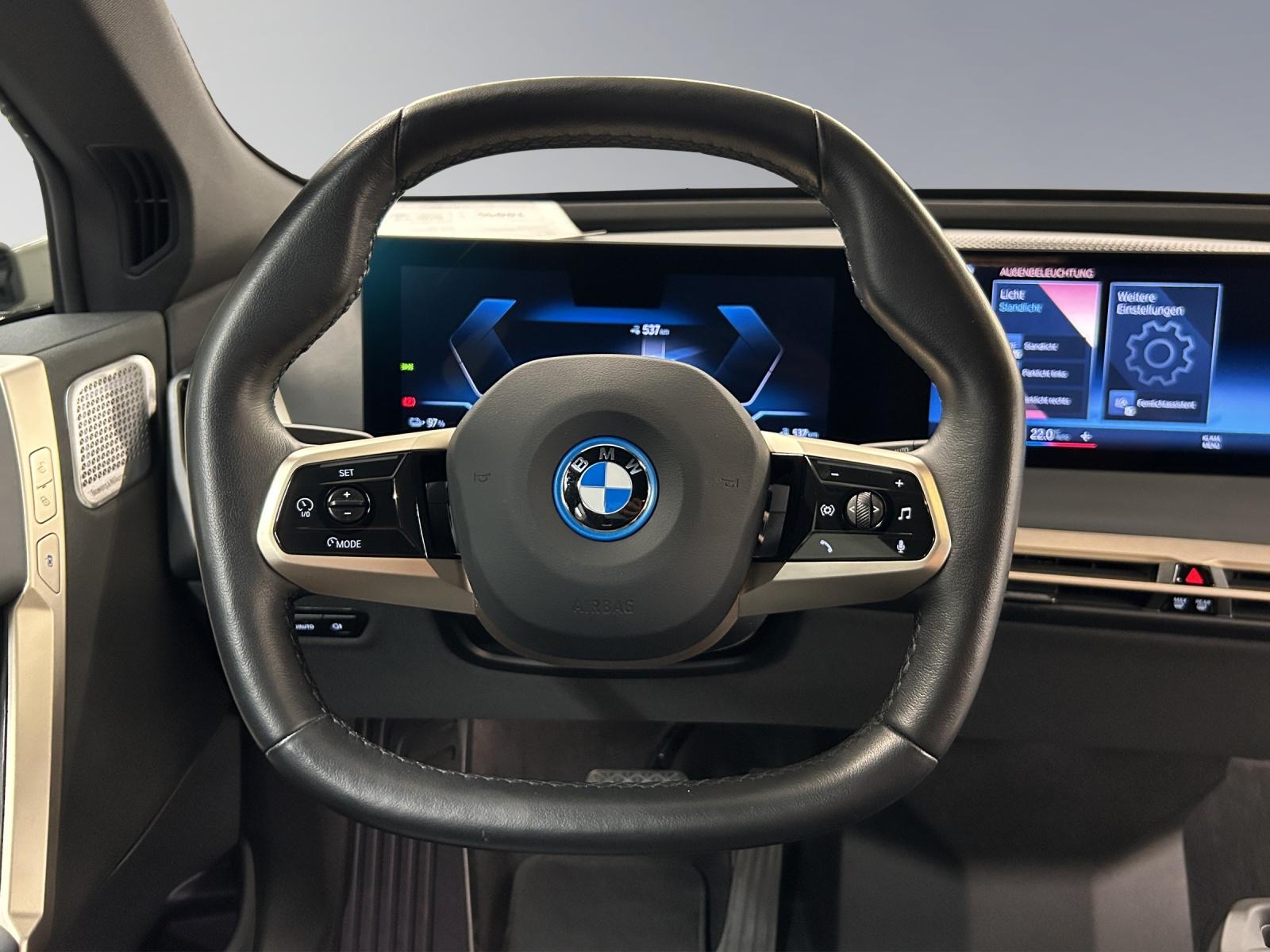 BMW iX xDrive50-image-15
