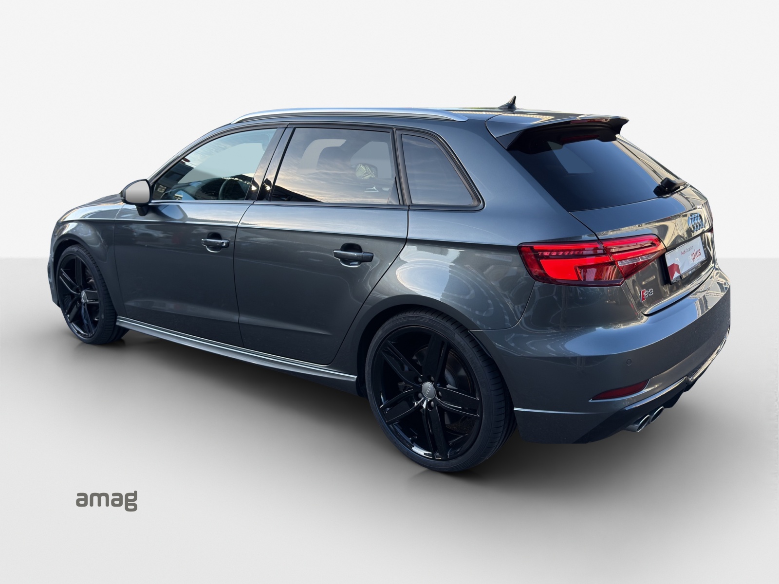 AUDI S3 Sportback 2.0 TFSI quattro S-tronic-image-2