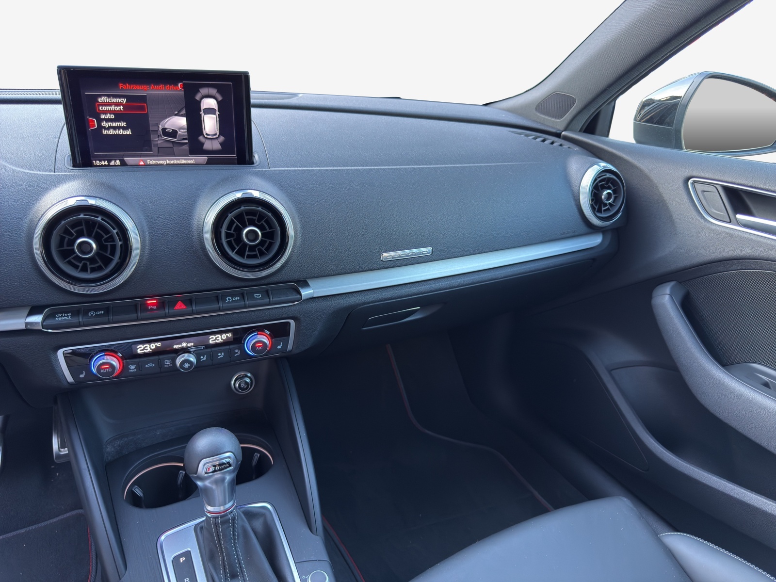AUDI S3 Sportback 2.0 TFSI quattro S-tronic-image-10