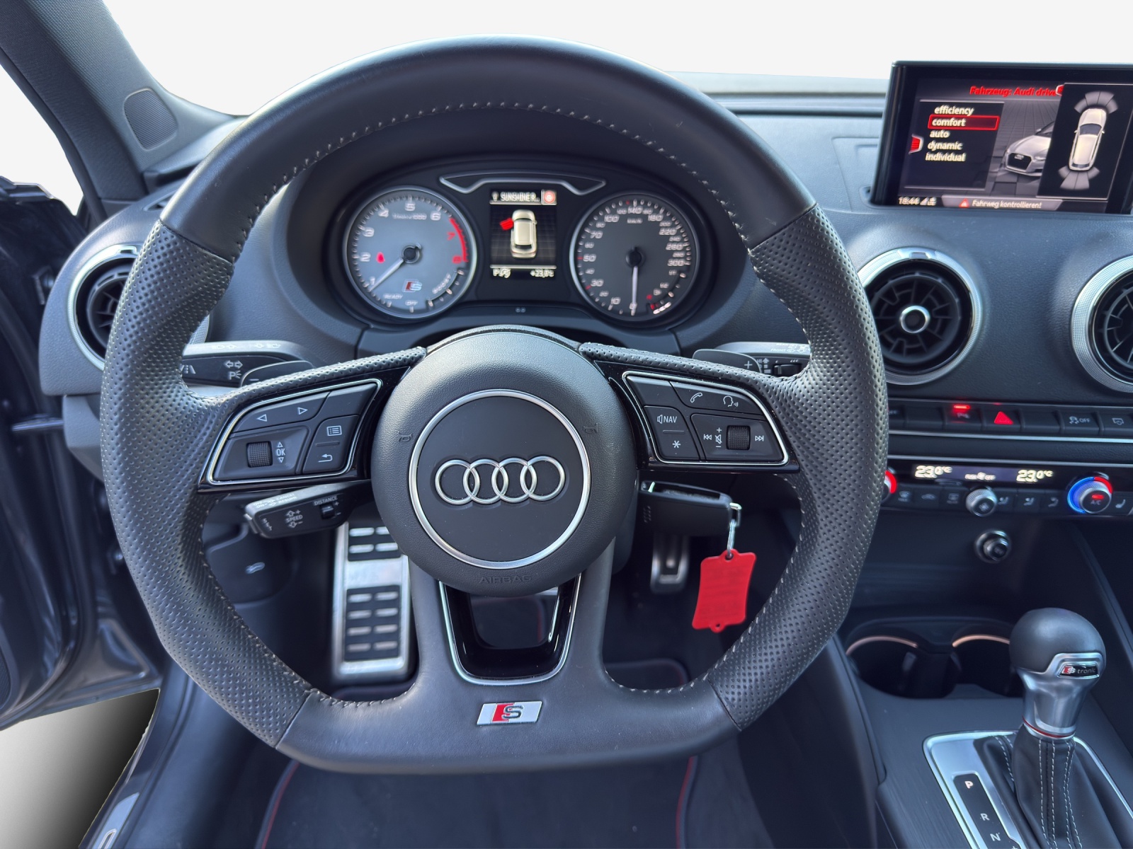 AUDI S3 Sportback 2.0 TFSI quattro S-tronic-image-9