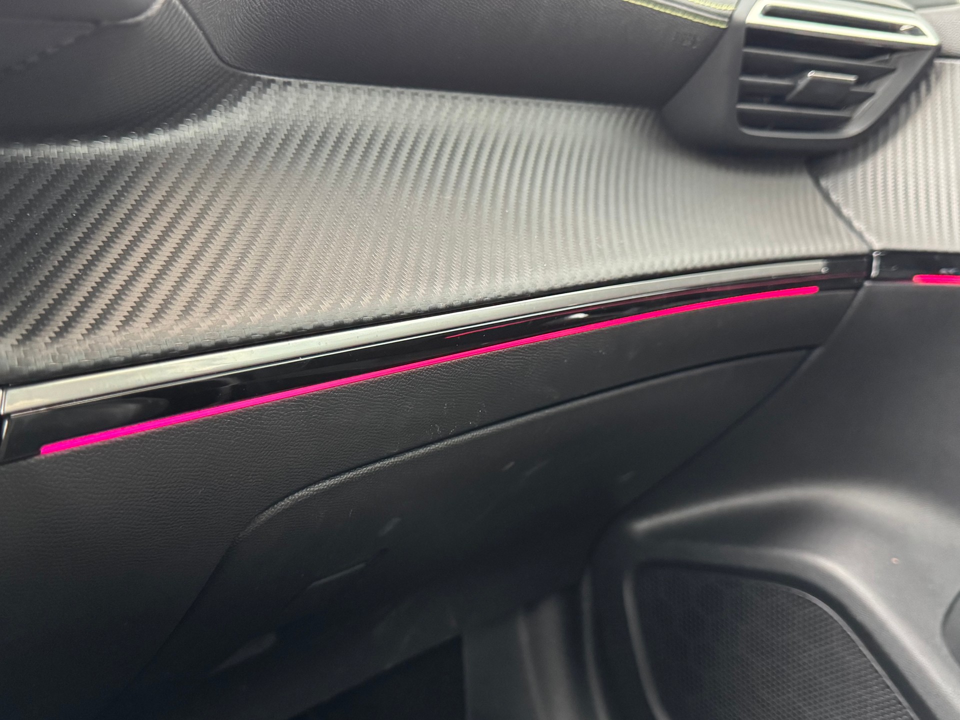 PEUGEOT 2008 1.5 BlueHDi GT EAT8-image-10