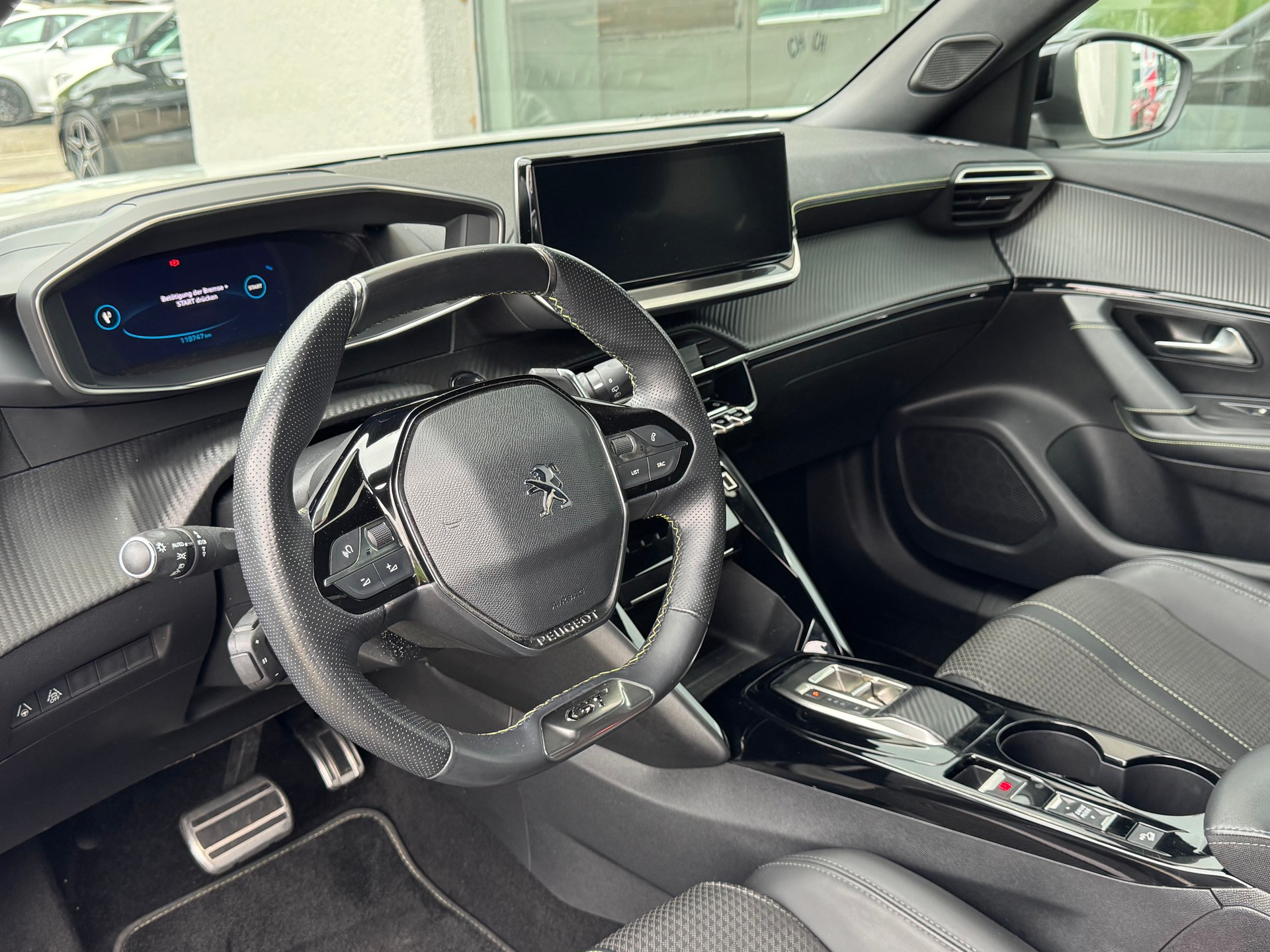PEUGEOT 2008 1.5 BlueHDi GT EAT8-image-7