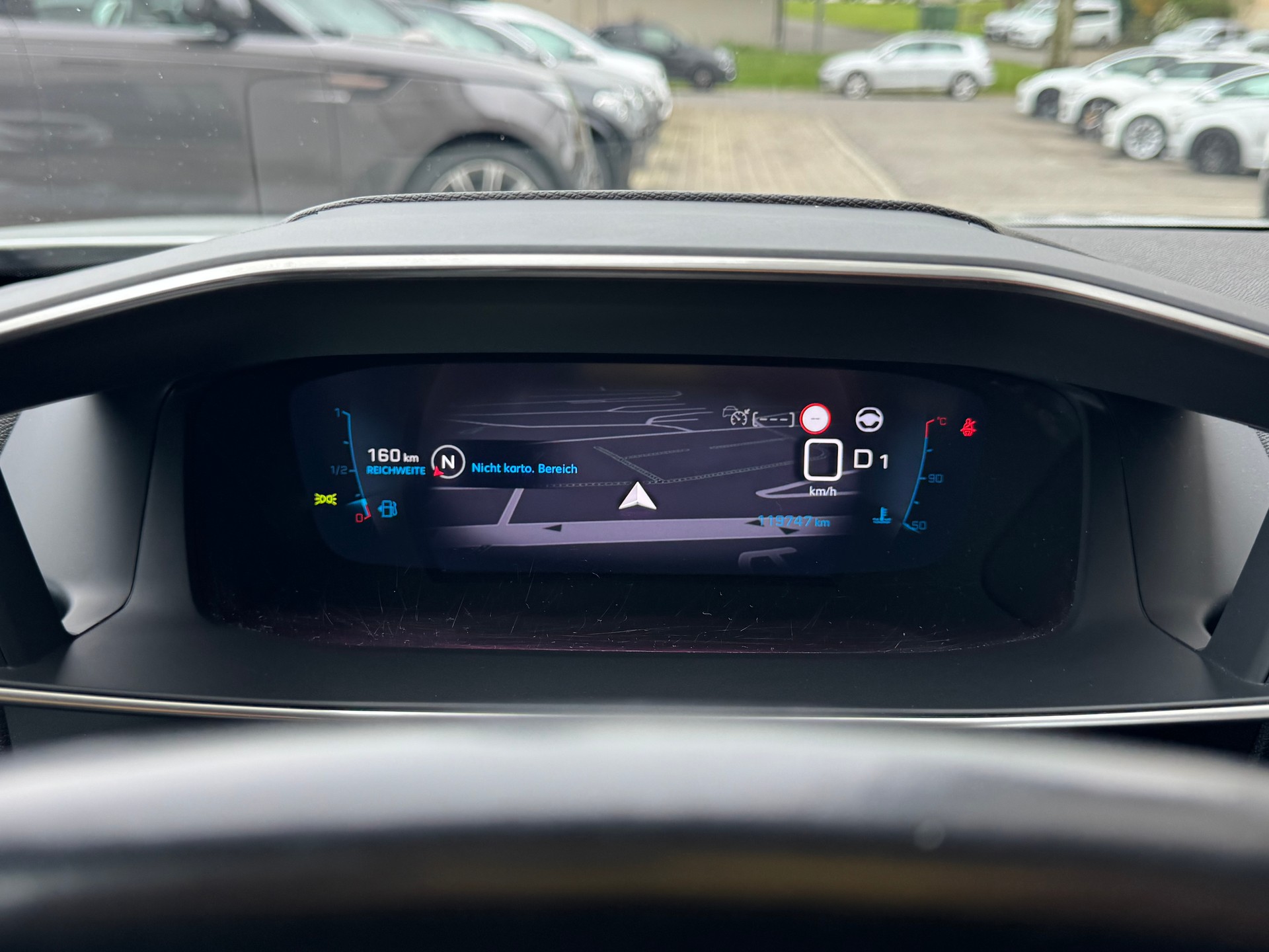 PEUGEOT 2008 1.5 BlueHDi GT EAT8-image-9
