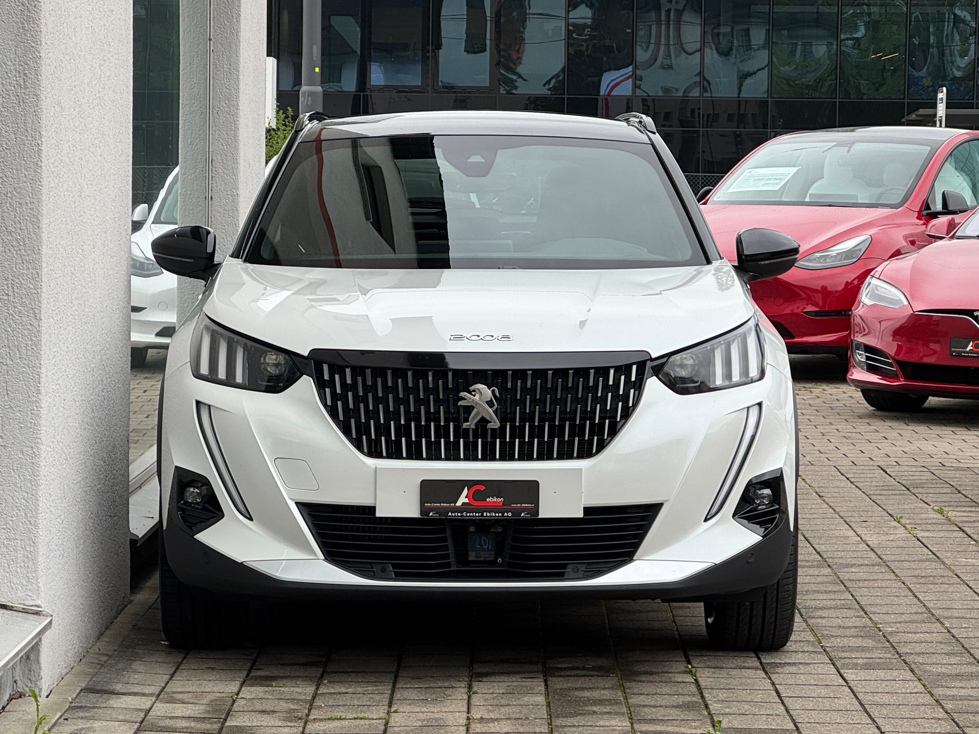 PEUGEOT 2008 1.5 BlueHDi GT EAT8-image-2