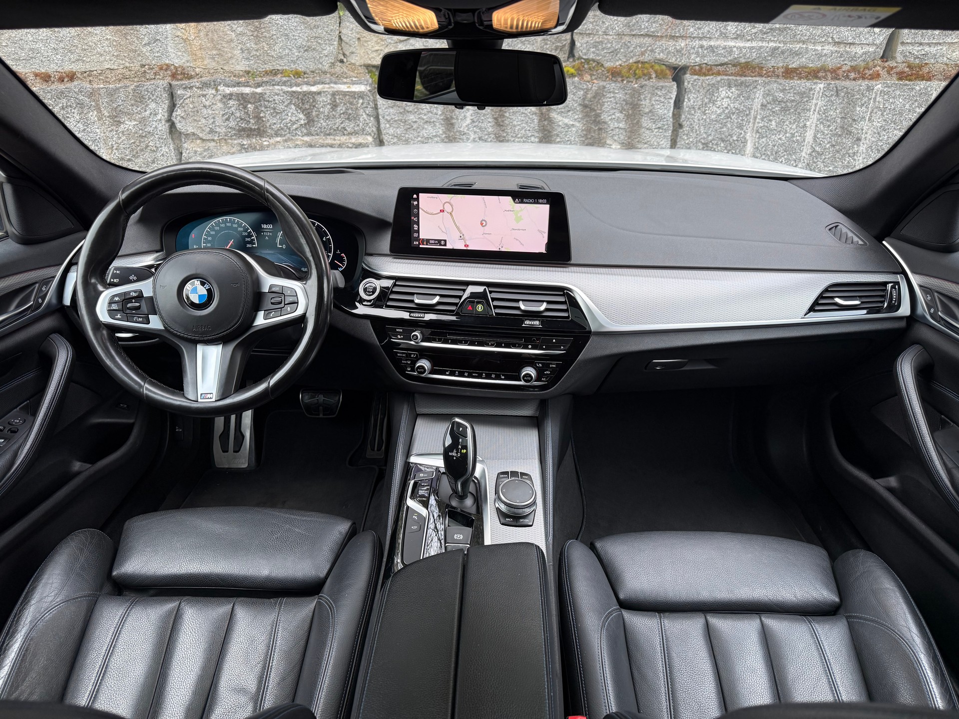 BMW 520d xDrive M-Sport Steptronic-image-5
