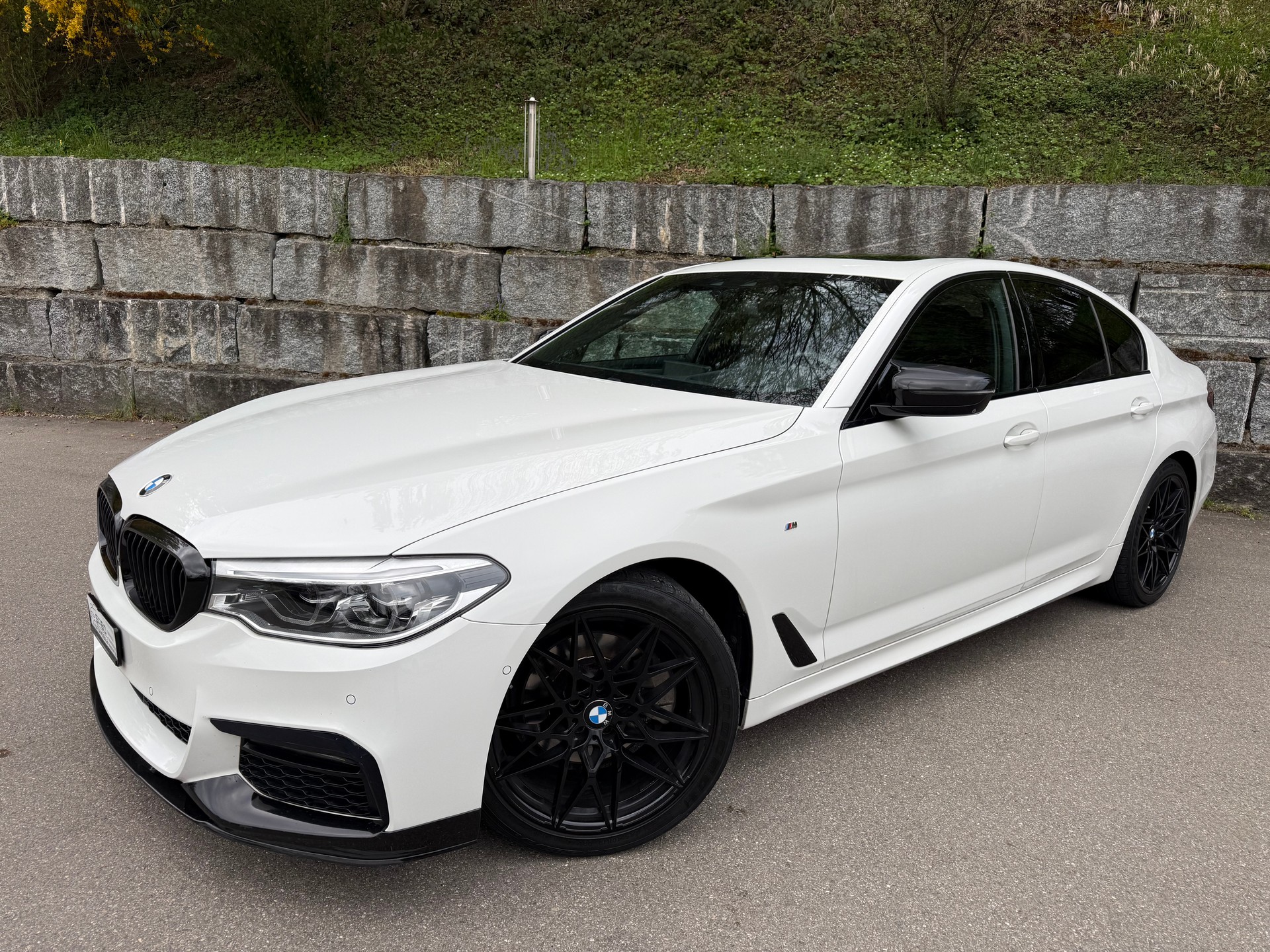 BMW 520d xDrive M-Sport Steptronic-image-0