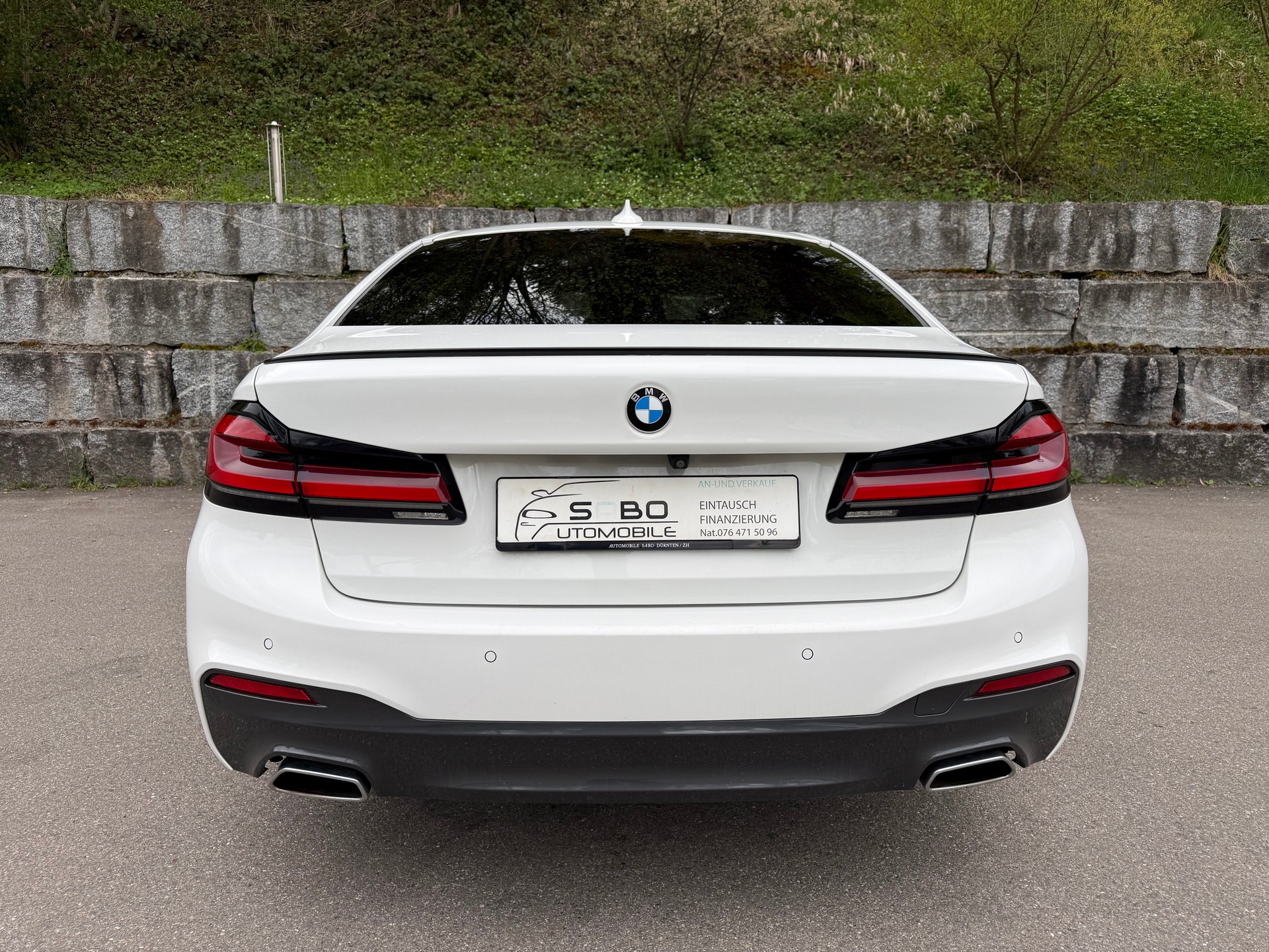 BMW 520d xDrive M-Sport Steptronic-image-11