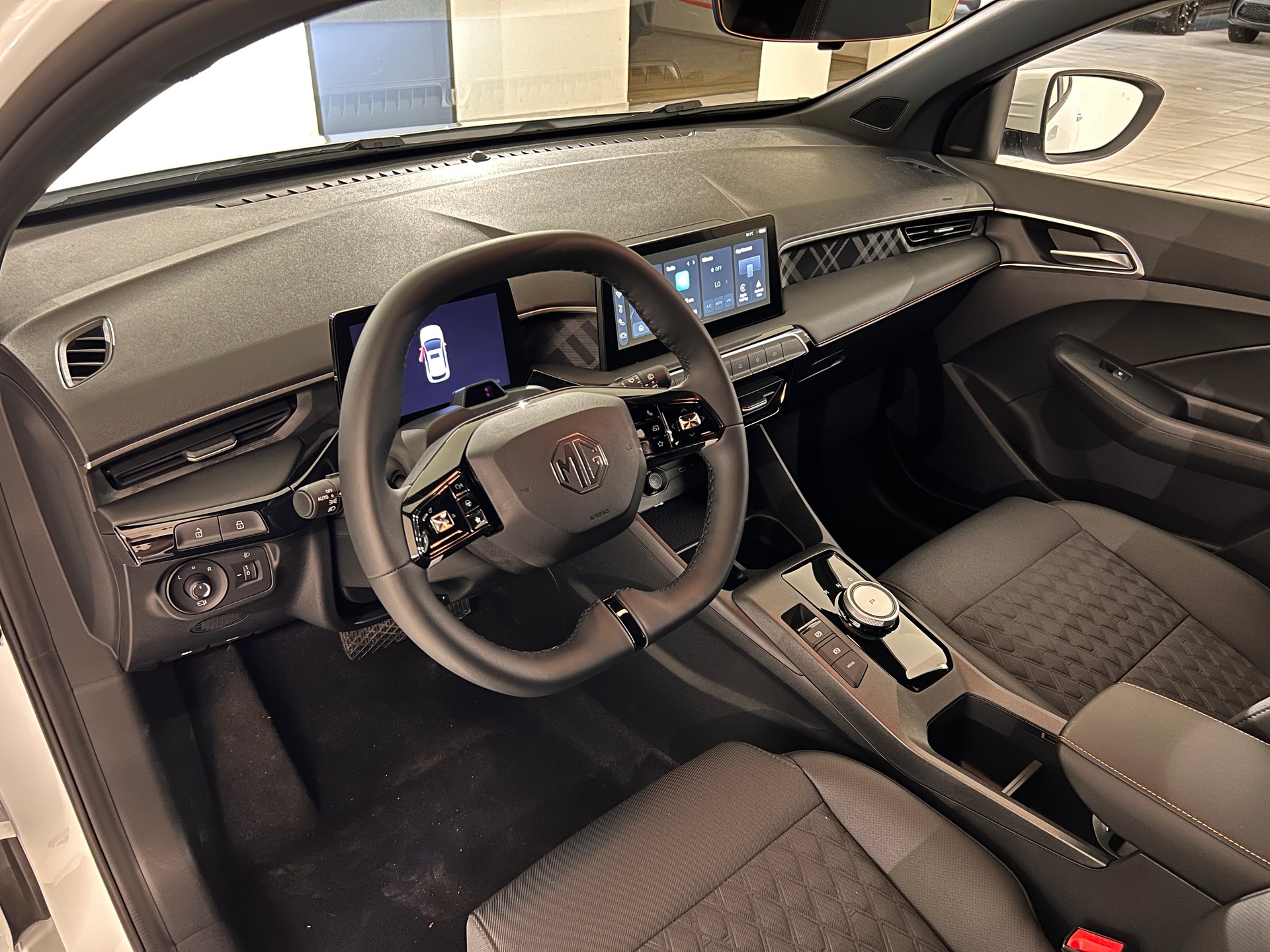 MG 3 1.5 Hybrid Luxury Aut.-image-9