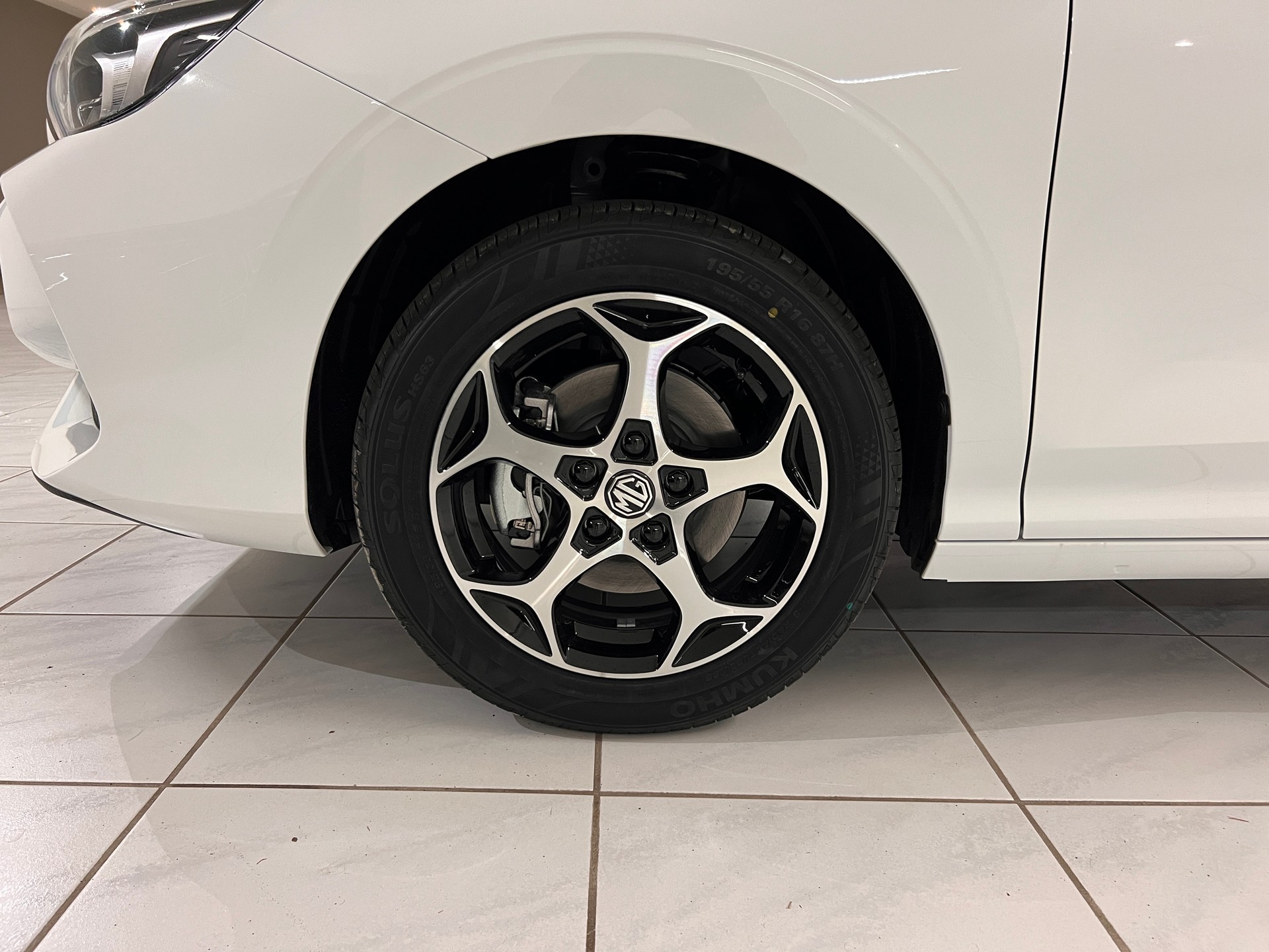 MG 3 1.5 Hybrid Luxury Aut.-image-5