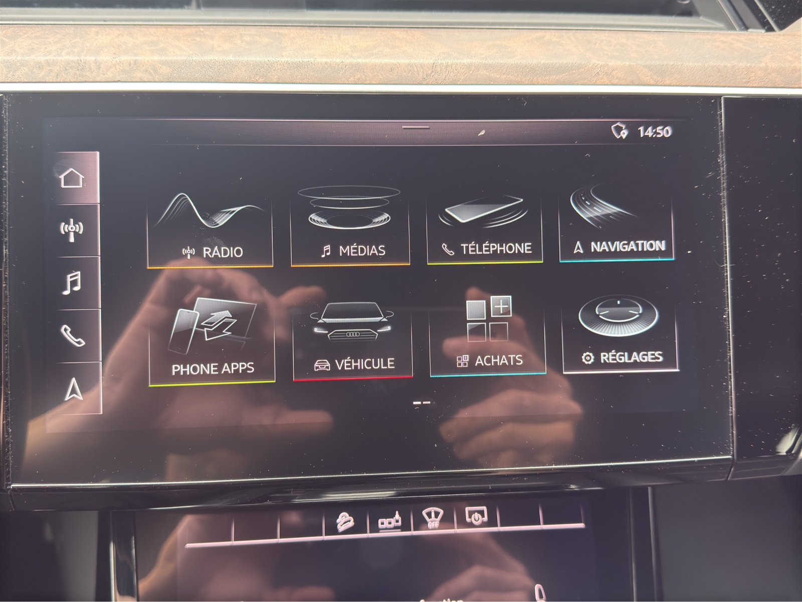 AUDI e-tron 55 Advanced quattro-image-16