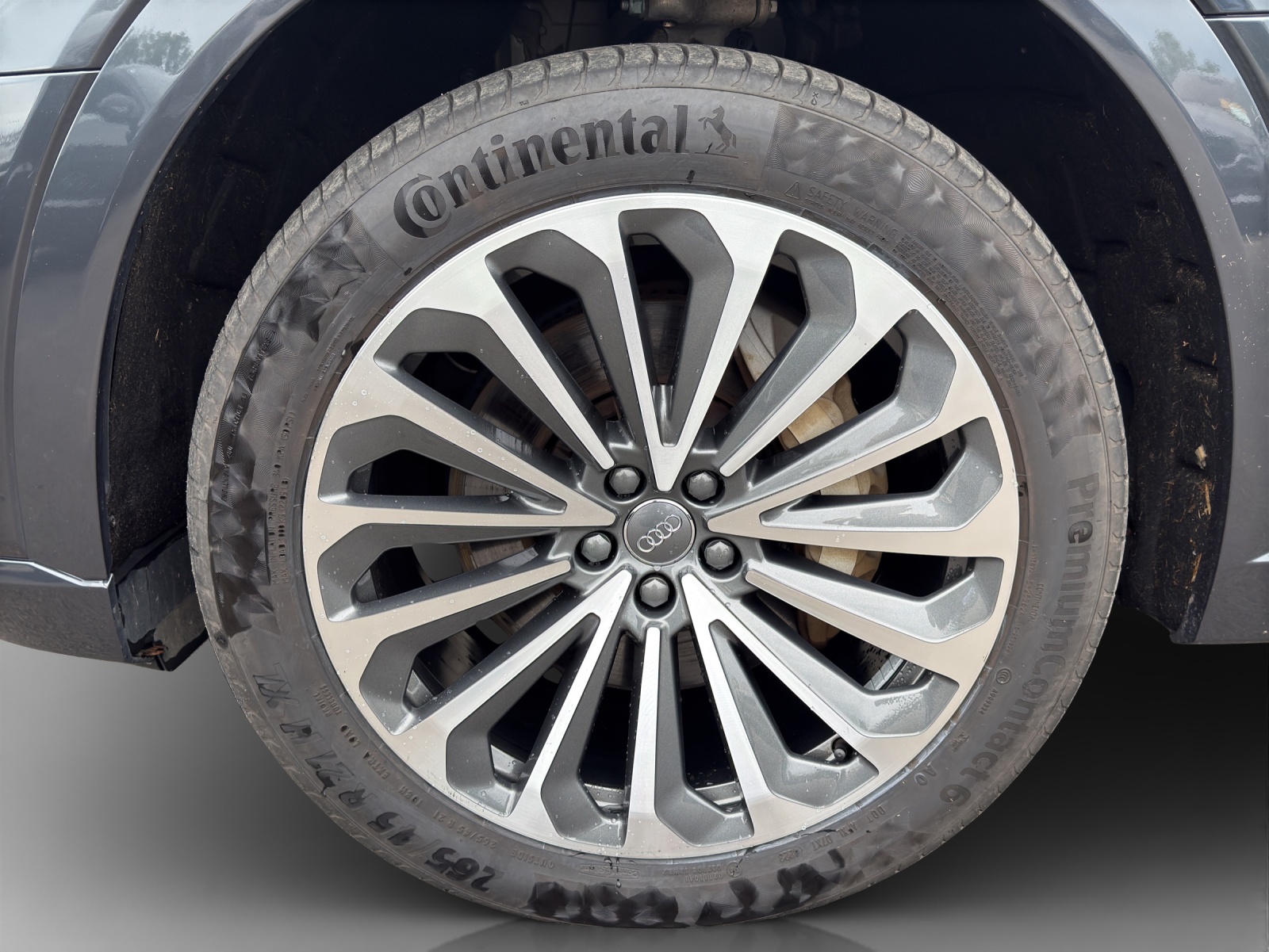 AUDI e-tron 55 Advanced quattro-image-14