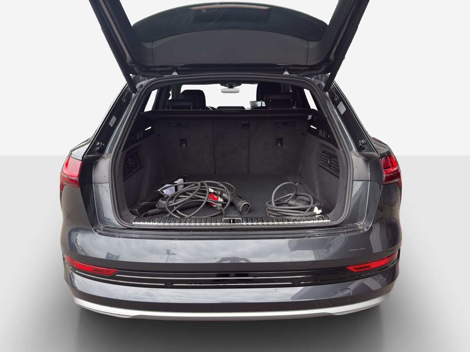 AUDI e-tron 55 Advanced quattro-image-13