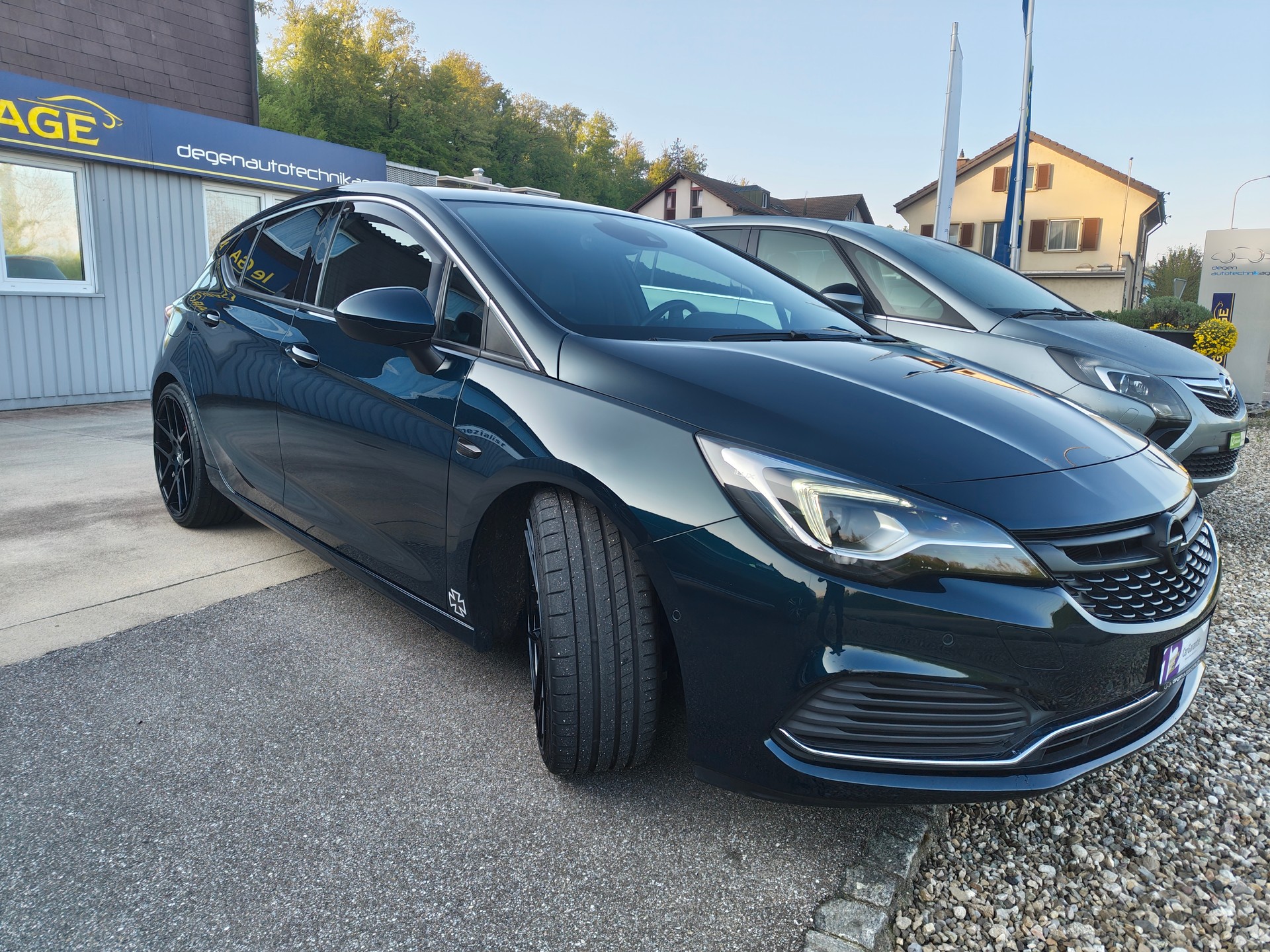 OPEL Astra 1.6i Turbo OPC Line Automatic-image-3