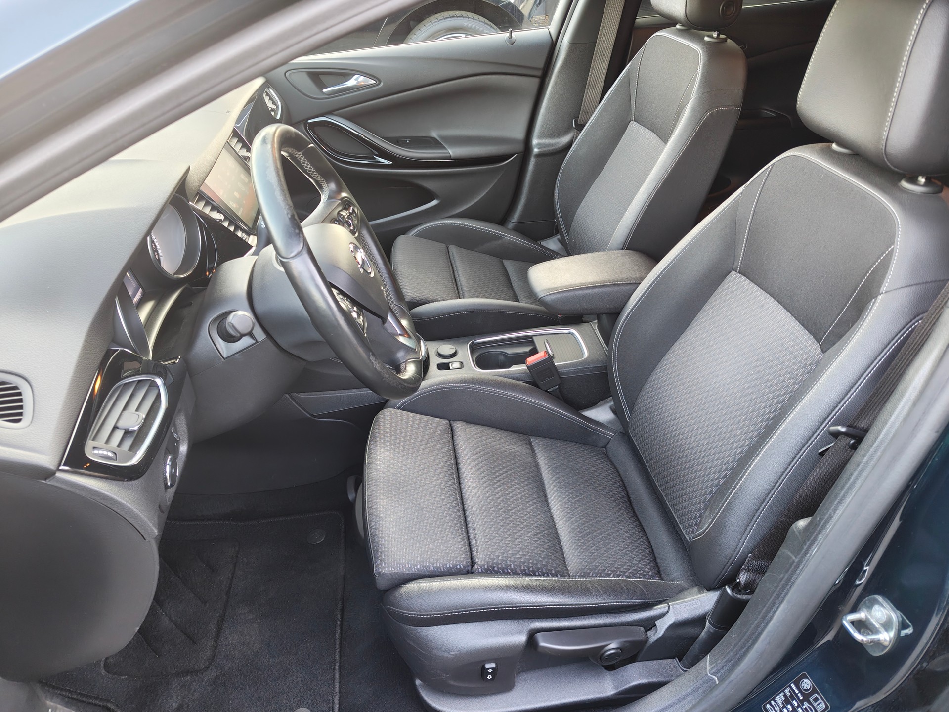 OPEL Astra 1.6i Turbo OPC Line Automatic-image-5