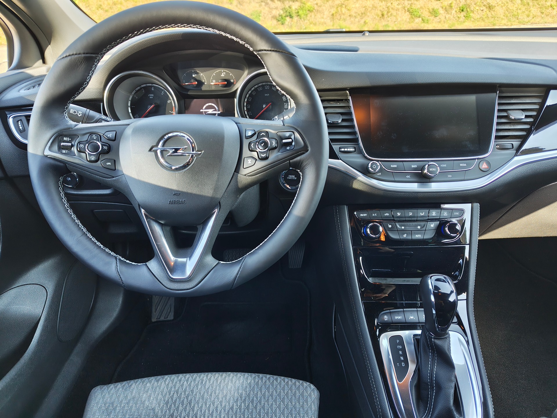 OPEL Astra 1.6i Turbo OPC Line Automatic-image-7
