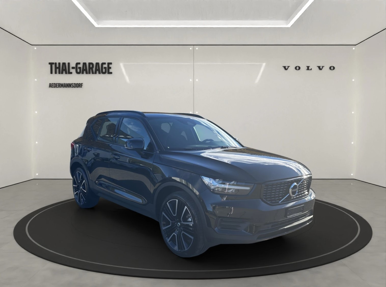 VOLVO XC40 1.5 T4 PiH R-Design-image-2