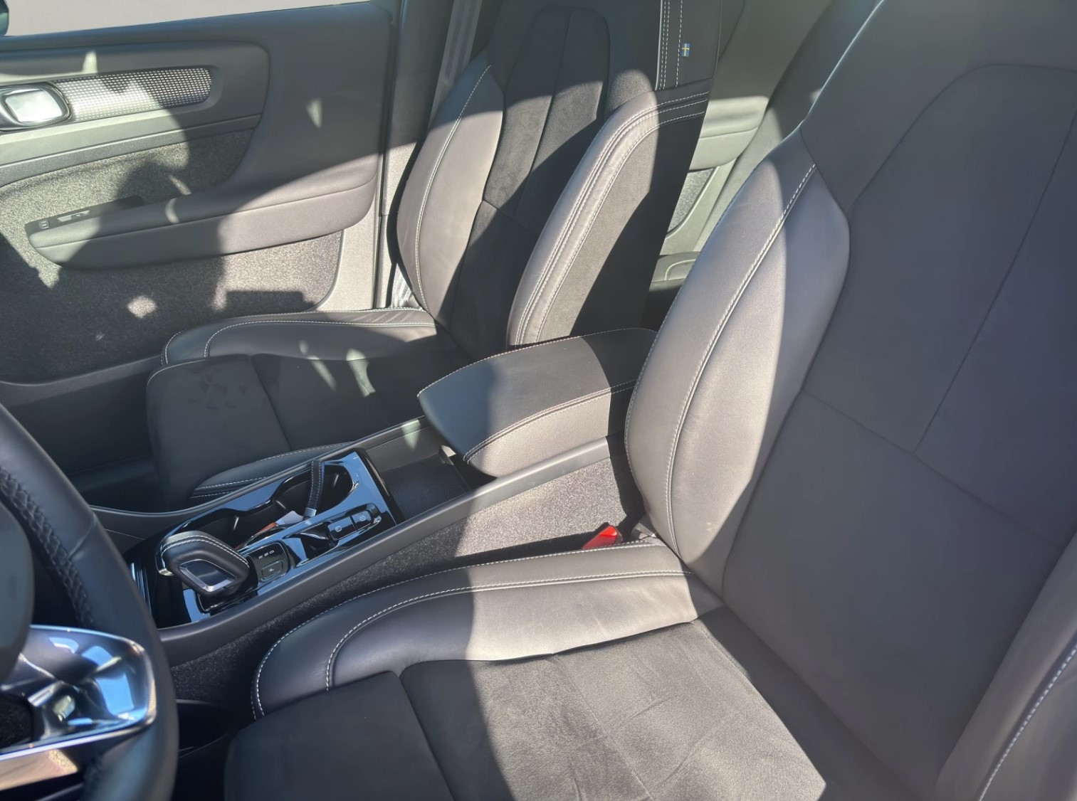 VOLVO XC40 1.5 T4 PiH R-Design-image-7