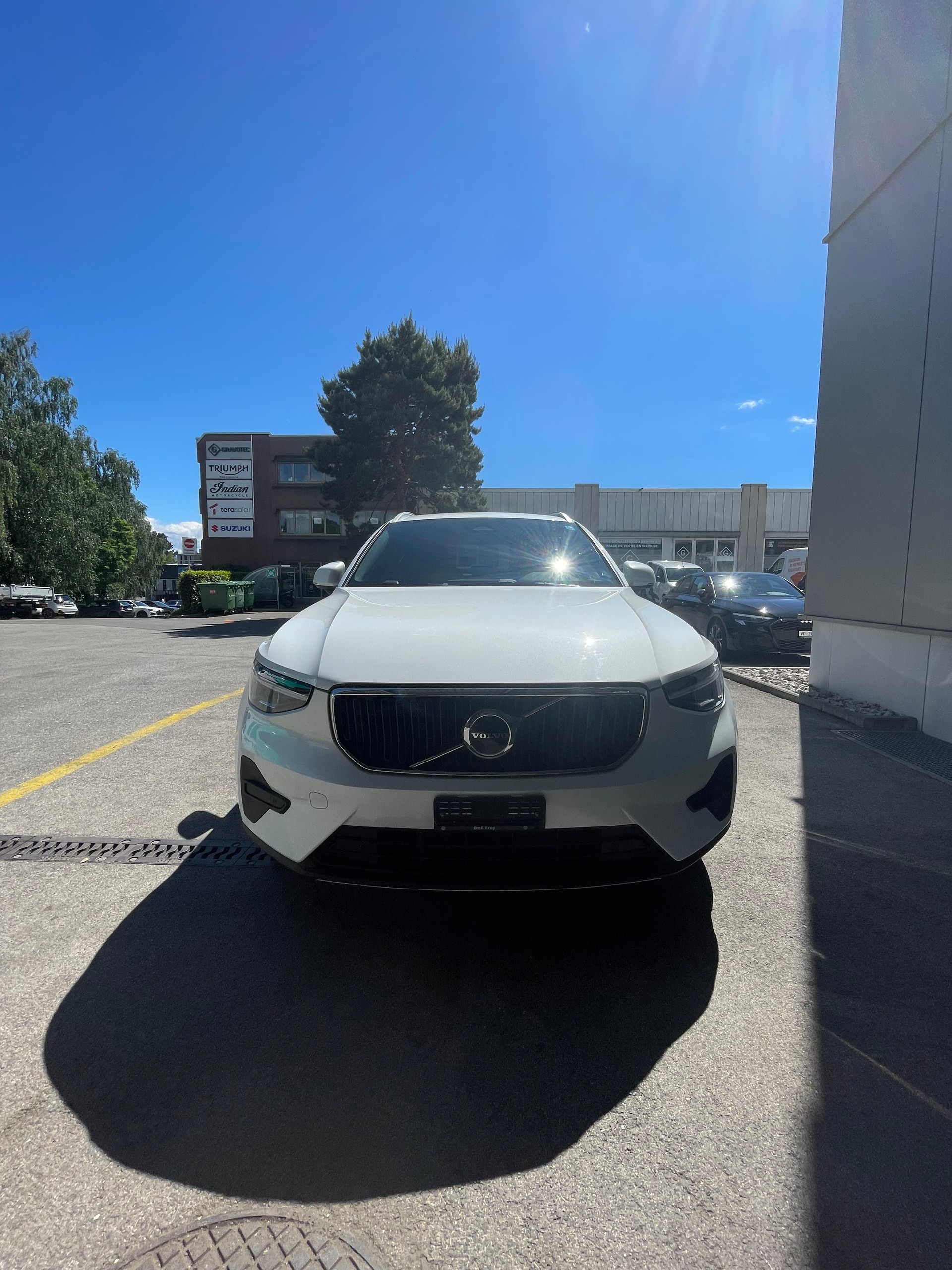 VOLVO XC40 B3 Benzin Mild Hybrid Core DCT-image-3