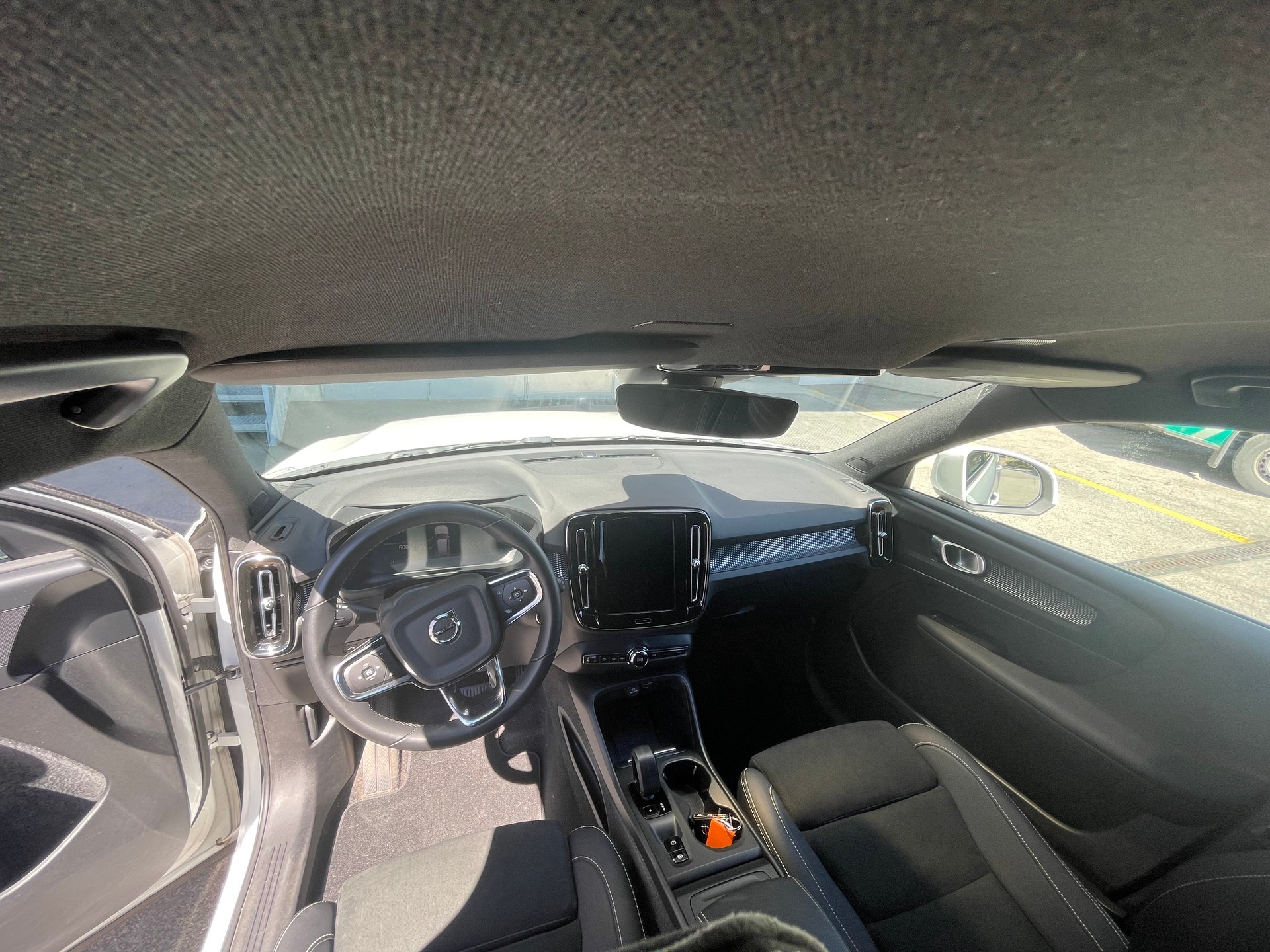 VOLVO XC40 B3 Benzin Mild Hybrid Core DCT-image-4