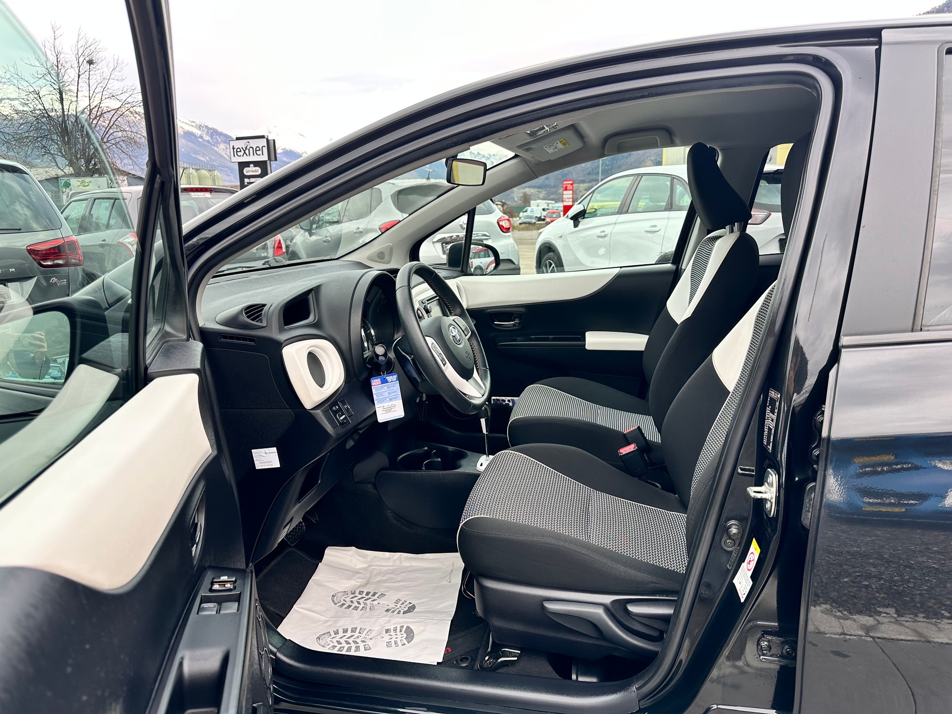 TOYOTA Yaris 1.33 Trend Multidrive-image-8