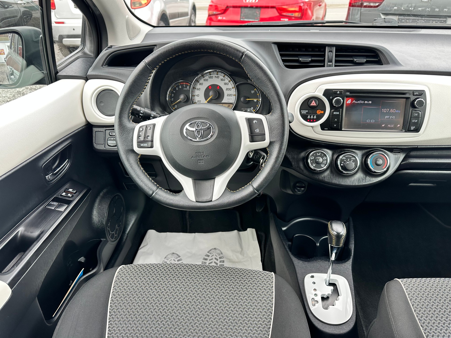TOYOTA Yaris 1.33 Trend Multidrive-image-12