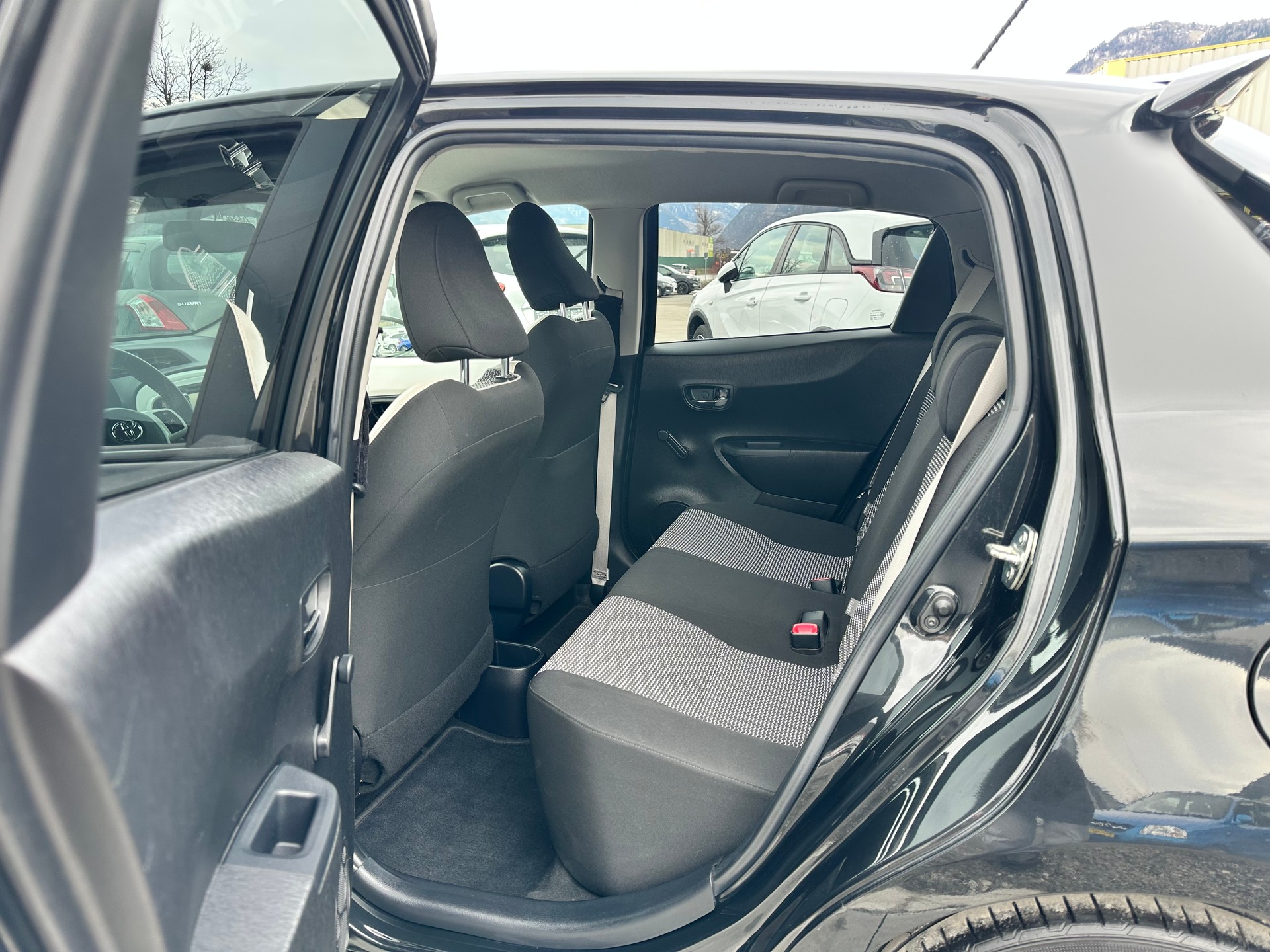 TOYOTA Yaris 1.33 Trend Multidrive-image-15