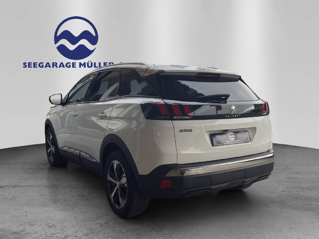 PEUGEOT 3008 1.2 PureTech Allure-image-3