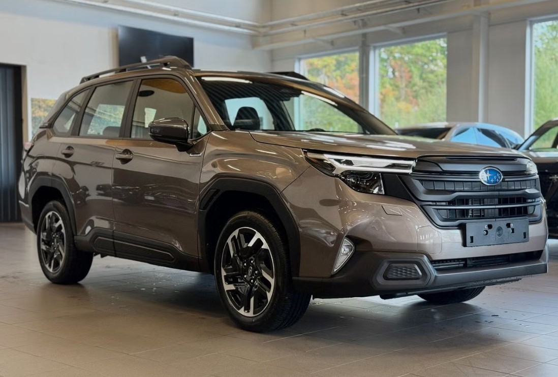 SUBARU Forester 2.0i e-Boxer Advantage Lineartronic-showroom-element-1