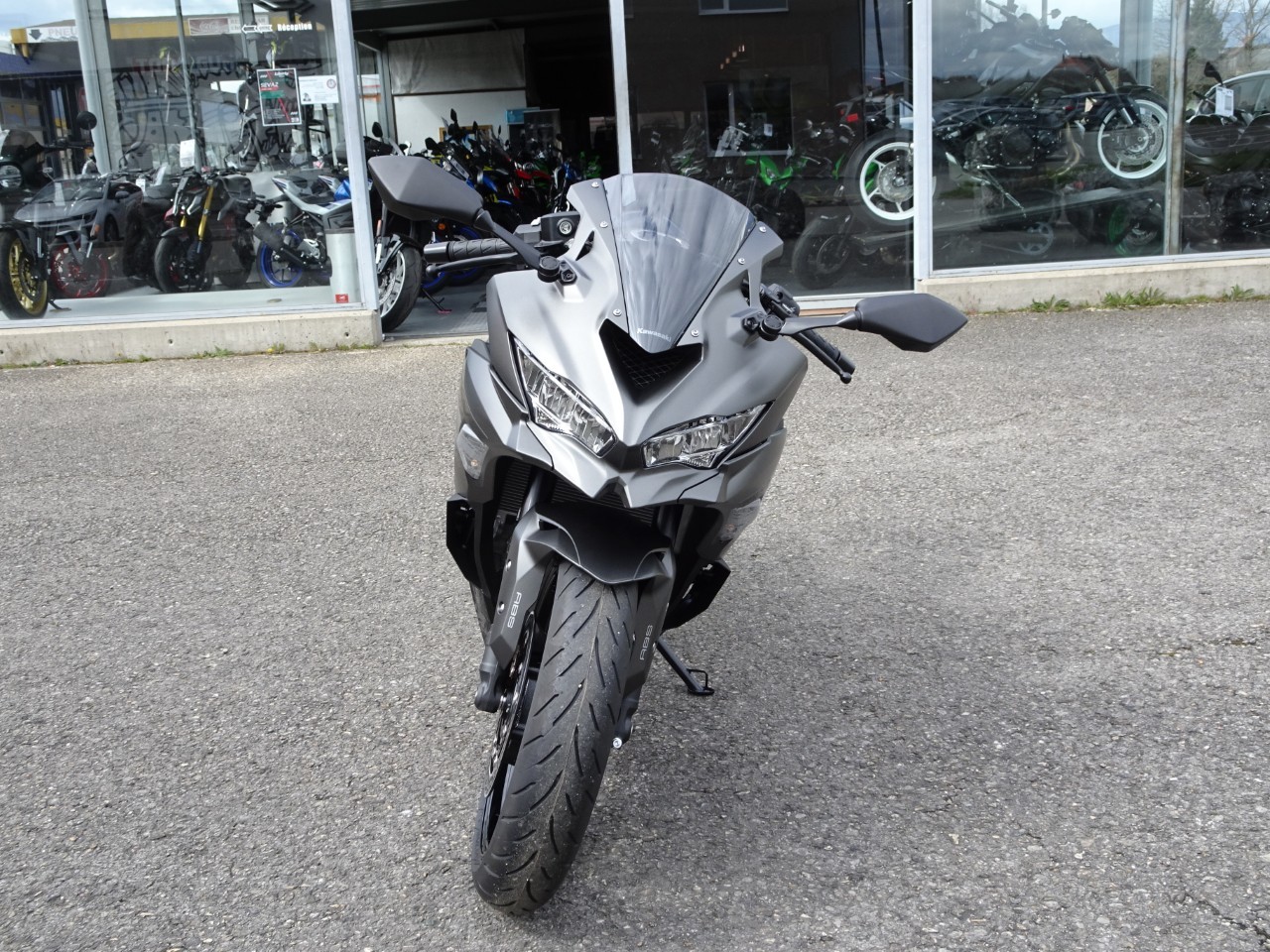 KAWASAKI Ninja ZX-4RR Performance (35kW)-showroom-element-2